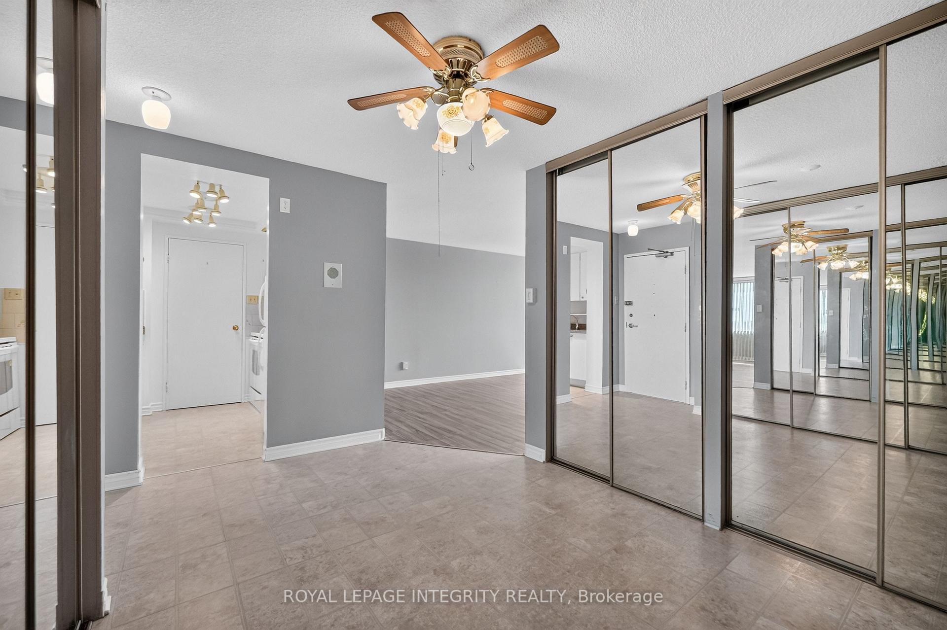 Photo 10 of Unit PH8, 555 Brittany Drive, Ottawa, Viscount Alexander Park — HOMEH