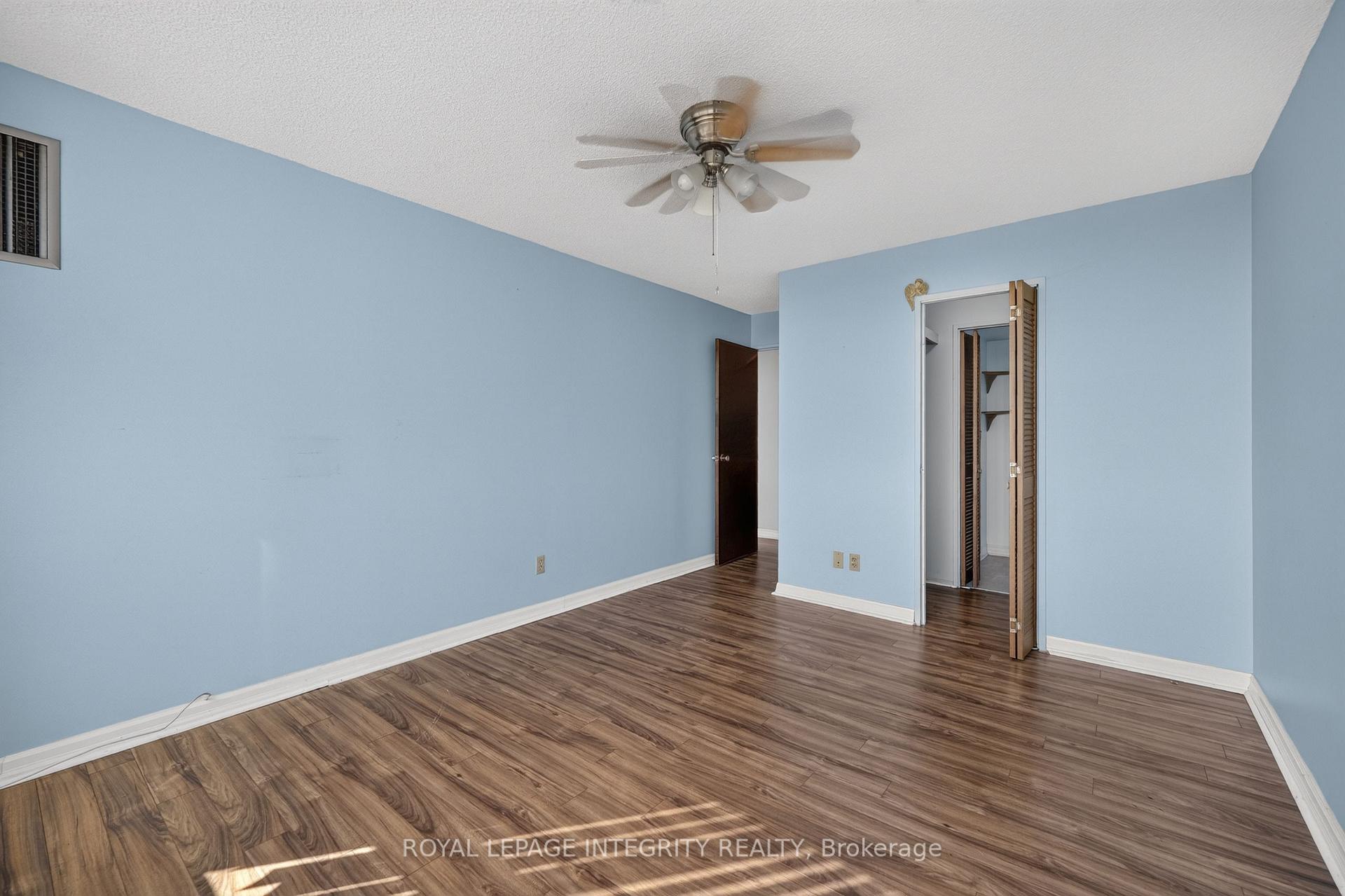 Photo 17 of Unit PH8, 555 Brittany Drive, Ottawa, Viscount Alexander Park — HOMEH
