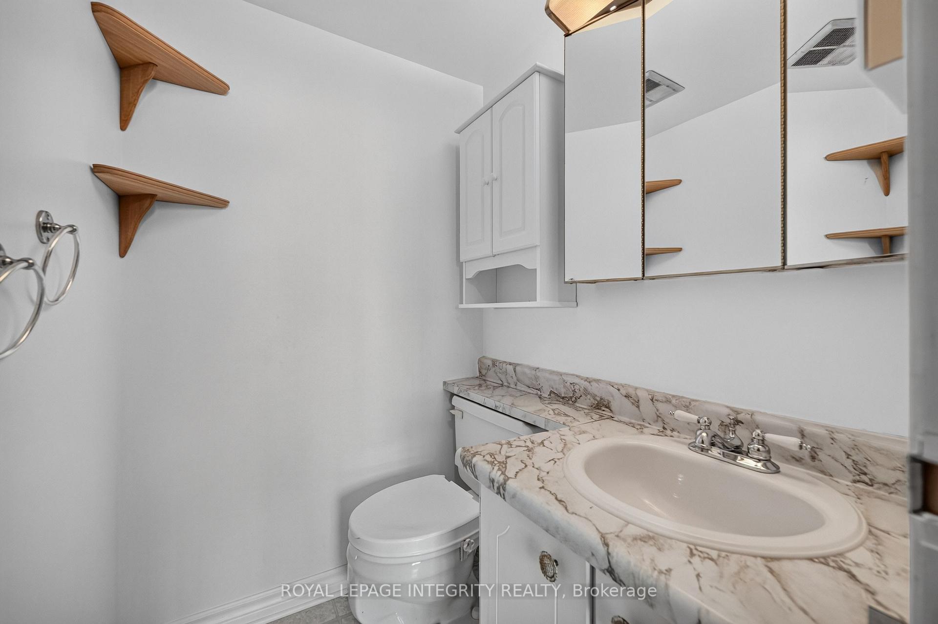 Photo 22 of Unit PH8, 555 Brittany Drive, Ottawa, Viscount Alexander Park — HOMEH