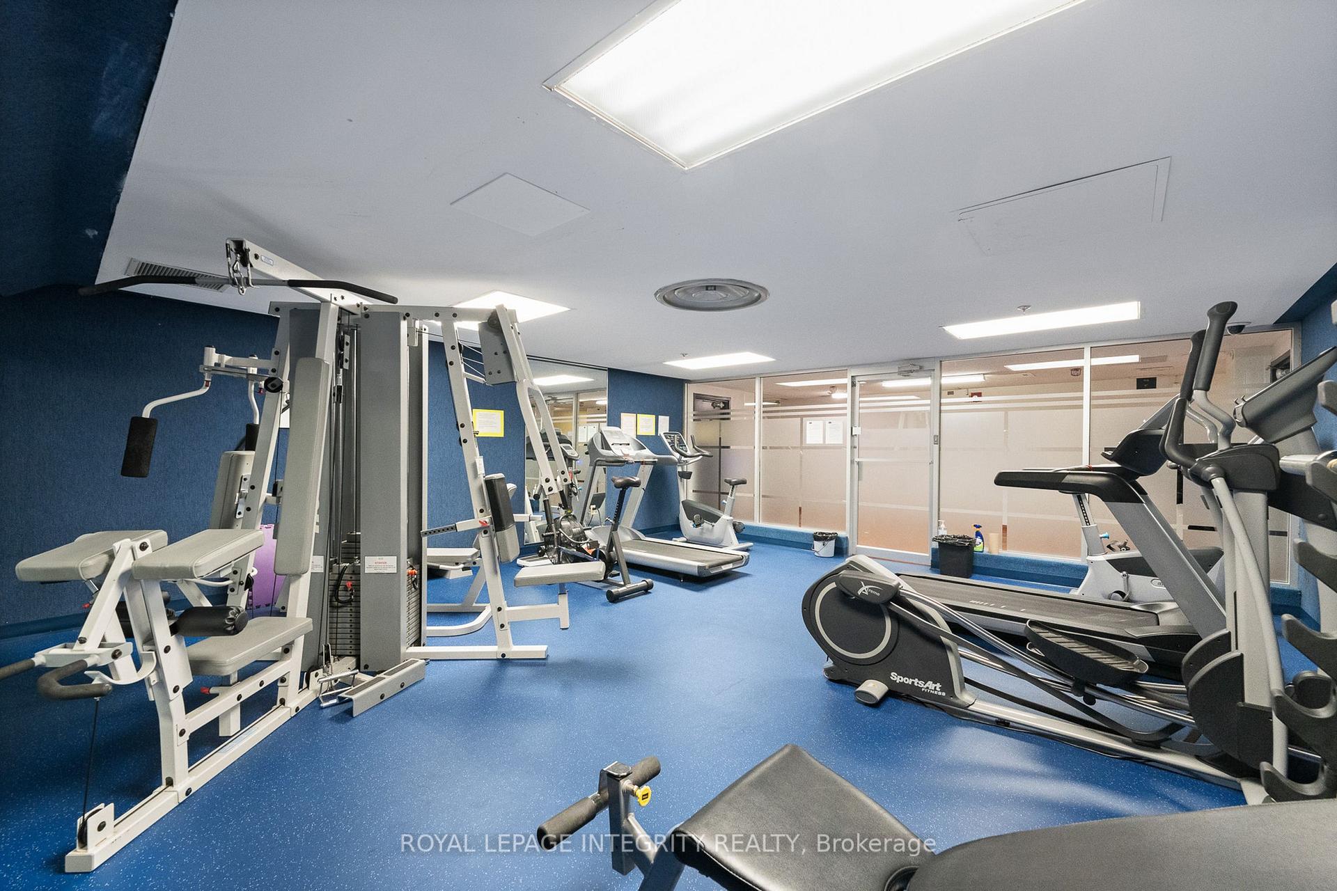 Photo 29 of Unit PH8, 555 Brittany Drive, Ottawa, Viscount Alexander Park — HOMEH