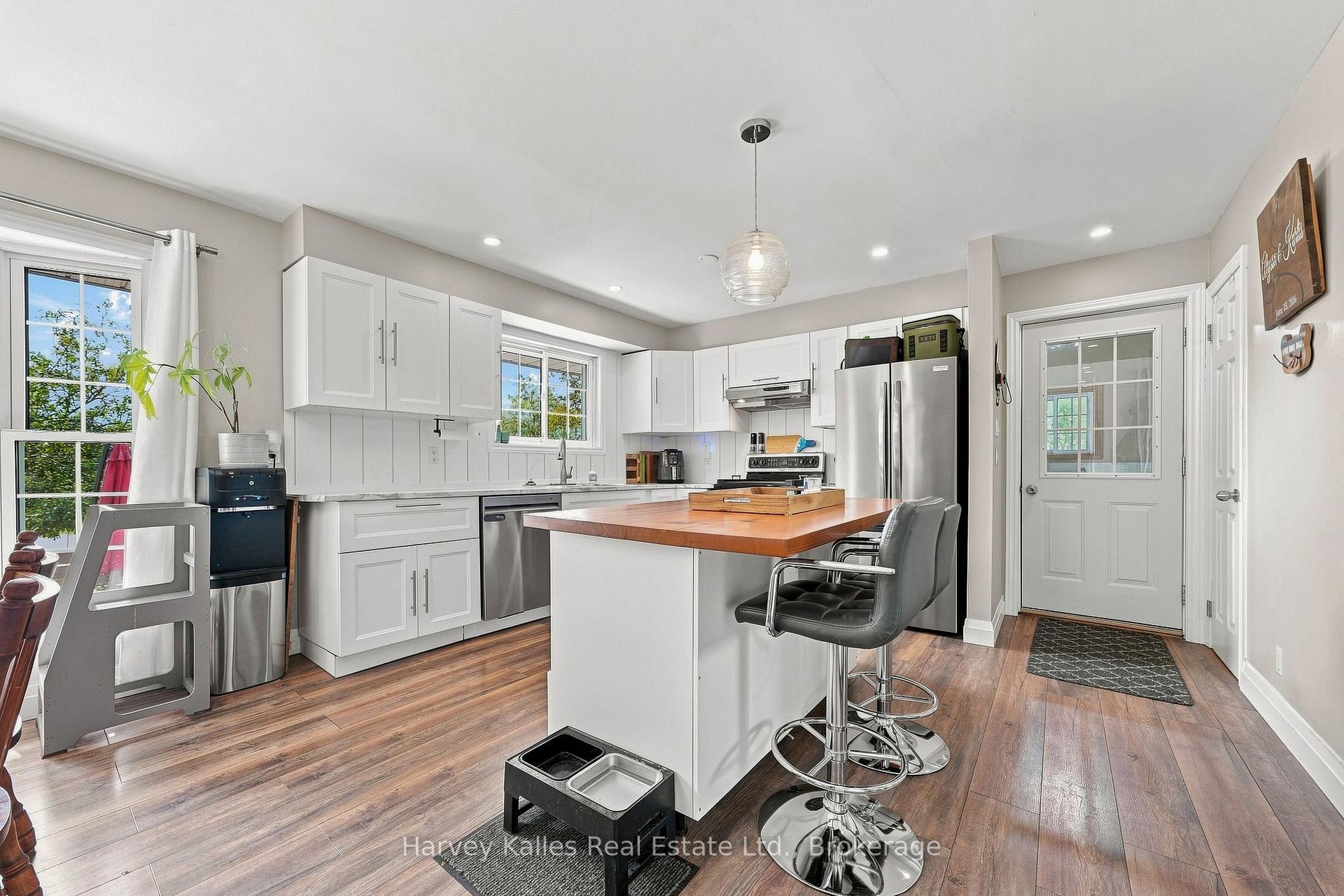Photo 8 of 3437 County Rd 2, Prince Edward County, Ameliasburgh — HOMEH