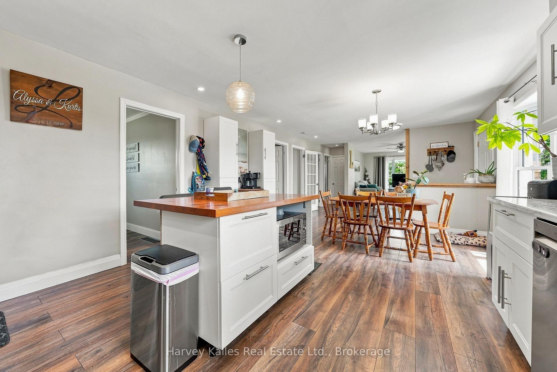 Photo 10 of 3437 County Rd 2, Prince Edward County, Ameliasburgh — HOMEH