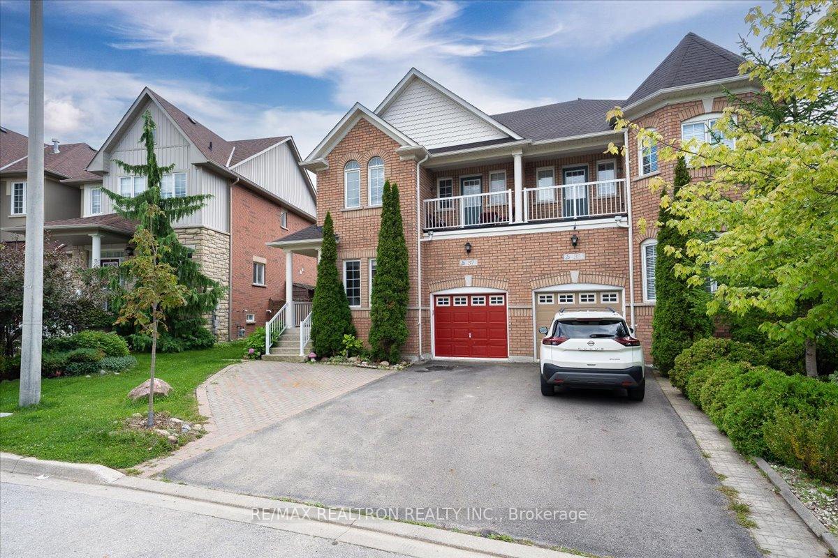 Photo 2 of 37 Lebovic Drive, Richmond Hill, Oak Ridges Lake Wilcox — HOMEH