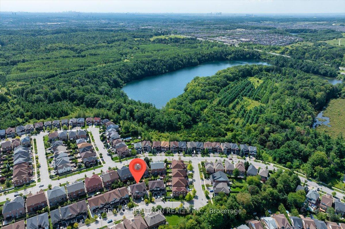 Photo 6 of 37 Lebovic Drive, Richmond Hill, Oak Ridges Lake Wilcox — HOMEH