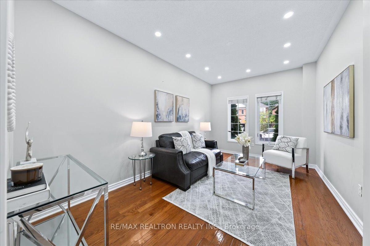 Photo 8 of 37 Lebovic Drive, Richmond Hill, Oak Ridges Lake Wilcox — HOMEH