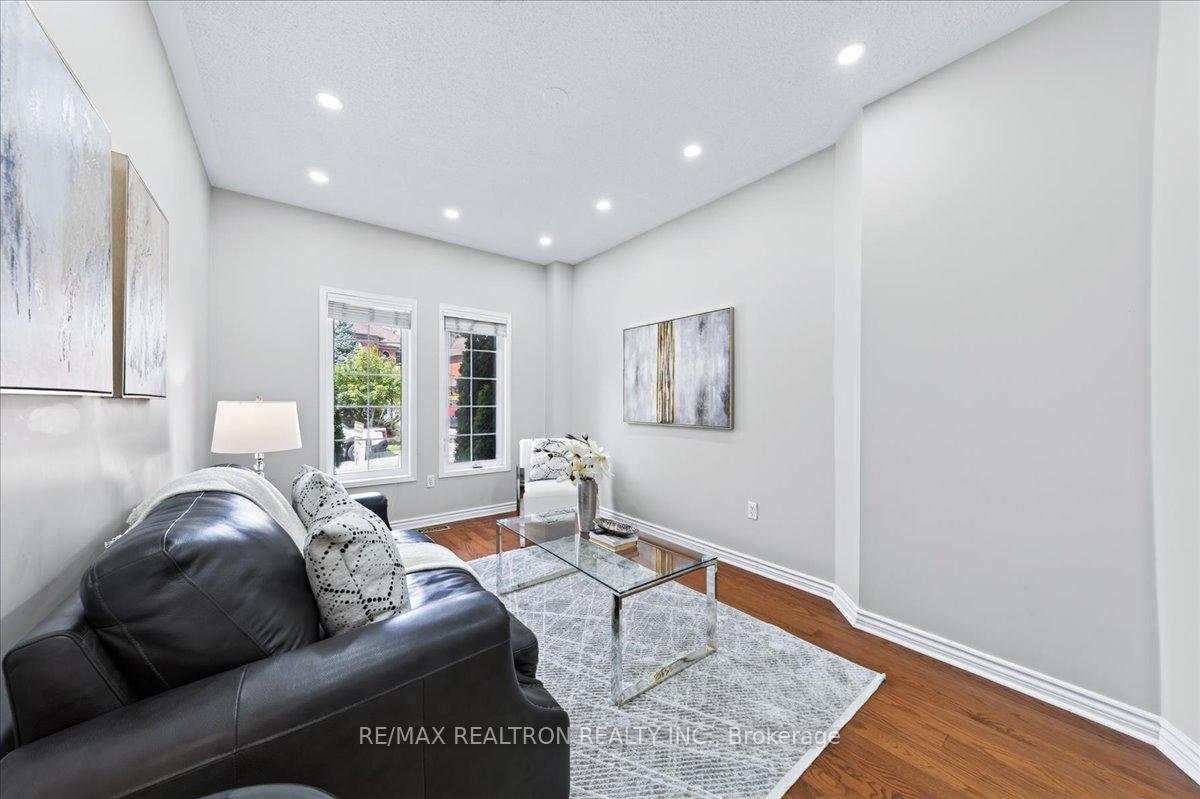 Photo 10 of 37 Lebovic Drive, Richmond Hill, Oak Ridges Lake Wilcox — HOMEH