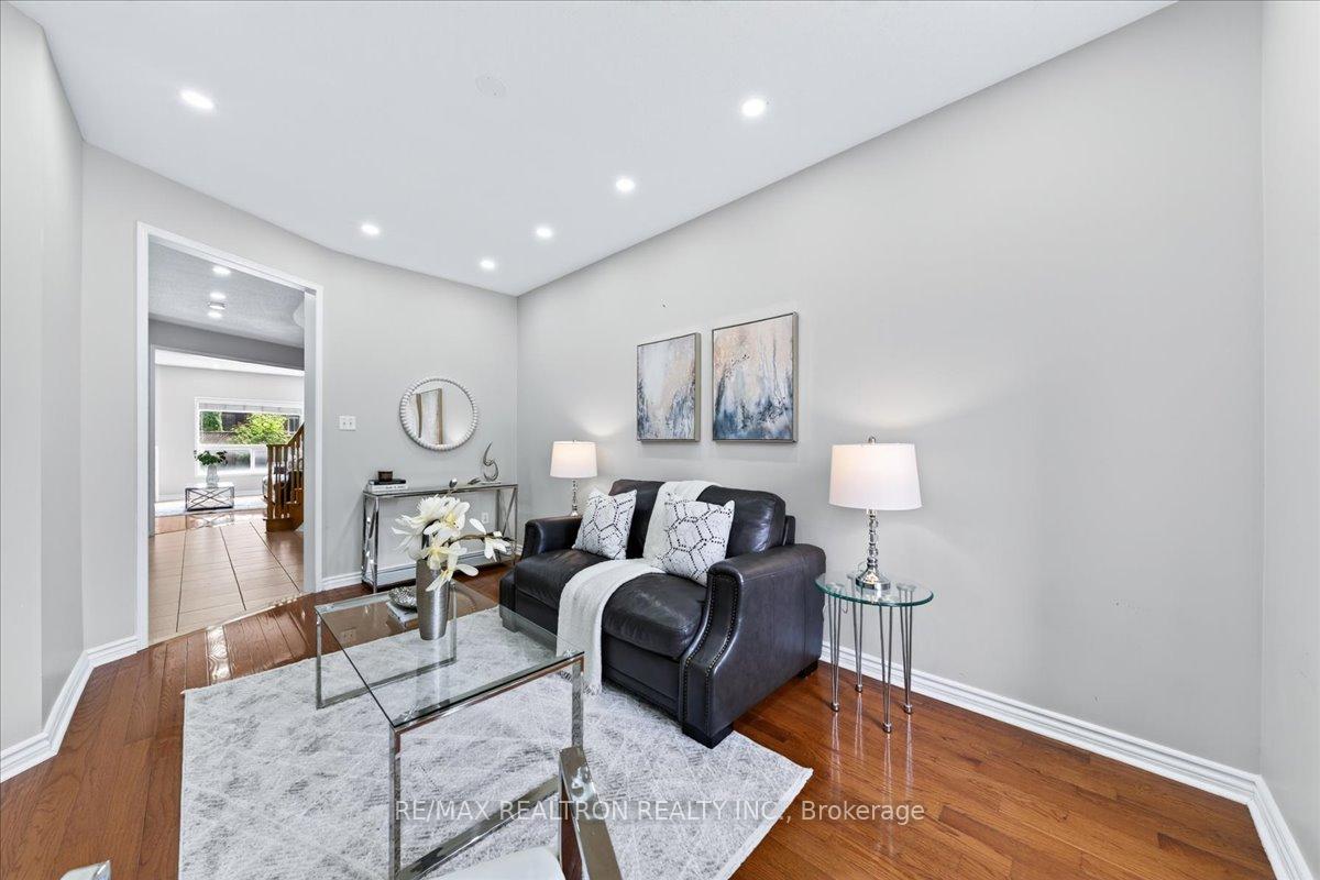 Photo 11 of 37 Lebovic Drive, Richmond Hill, Oak Ridges Lake Wilcox — HOMEH