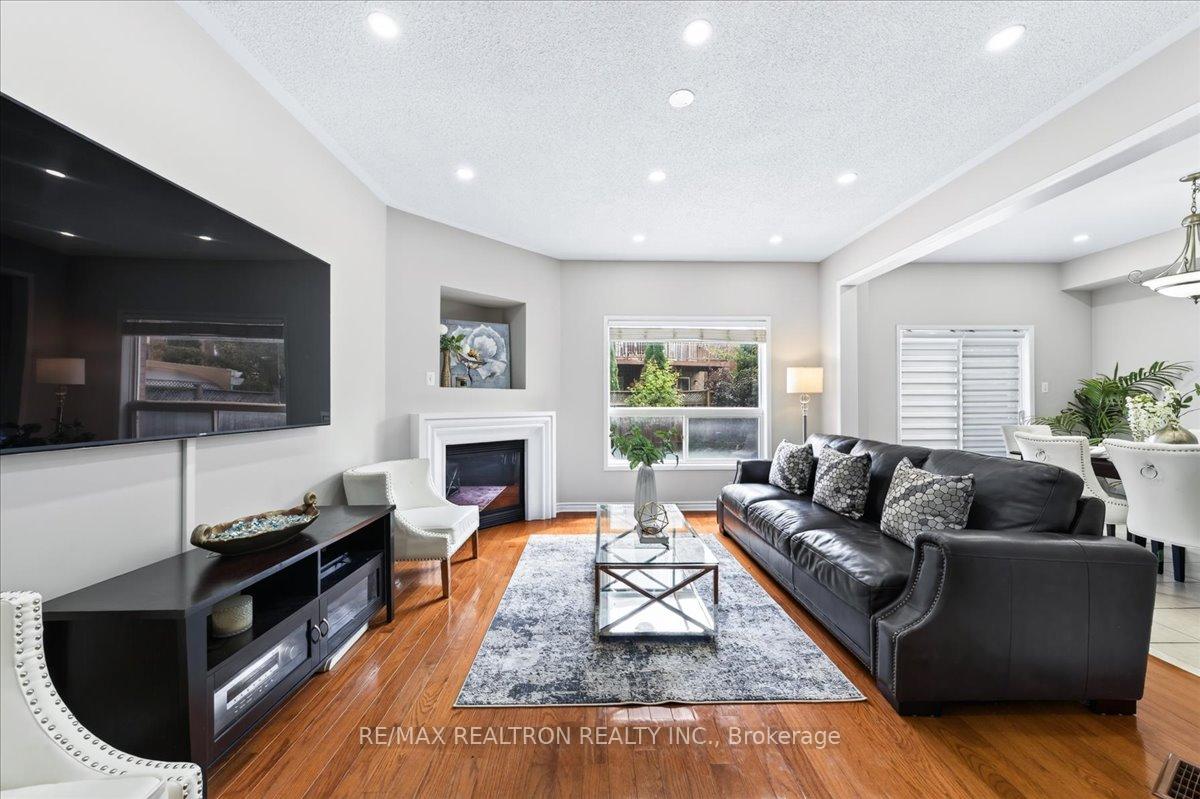 Photo 14 of 37 Lebovic Drive, Richmond Hill, Oak Ridges Lake Wilcox — HOMEH