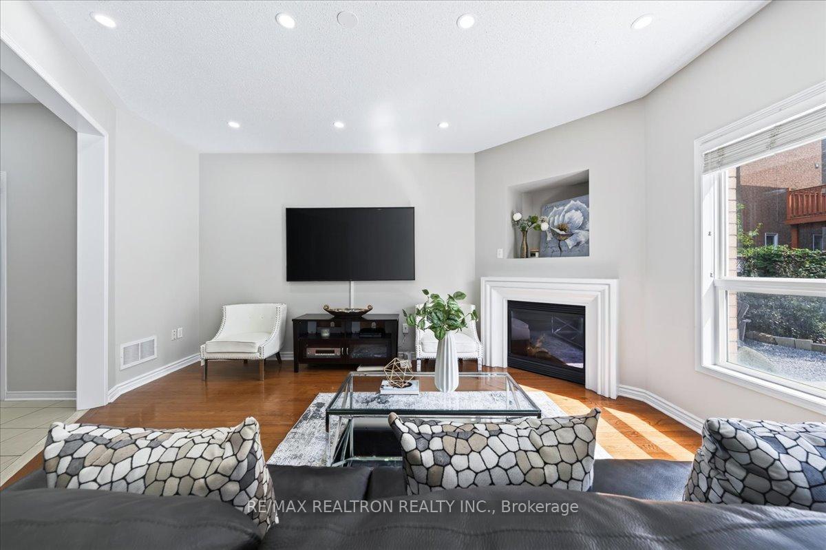 Photo 16 of 37 Lebovic Drive, Richmond Hill, Oak Ridges Lake Wilcox — HOMEH