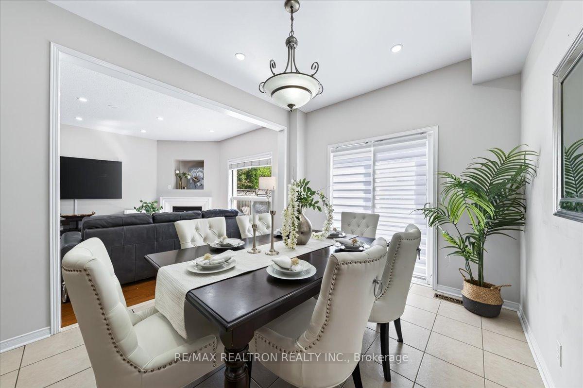 Photo 18 of 37 Lebovic Drive, Richmond Hill, Oak Ridges Lake Wilcox — HOMEH