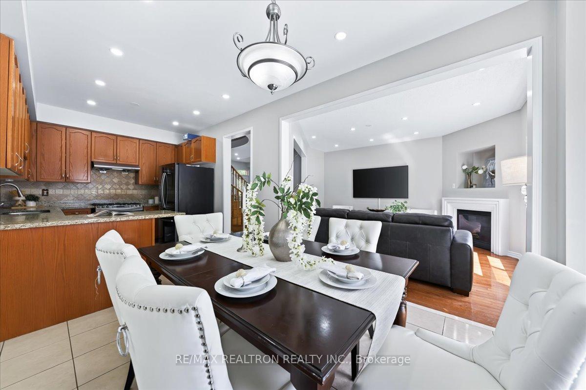 Photo 19 of 37 Lebovic Drive, Richmond Hill, Oak Ridges Lake Wilcox — HOMEH