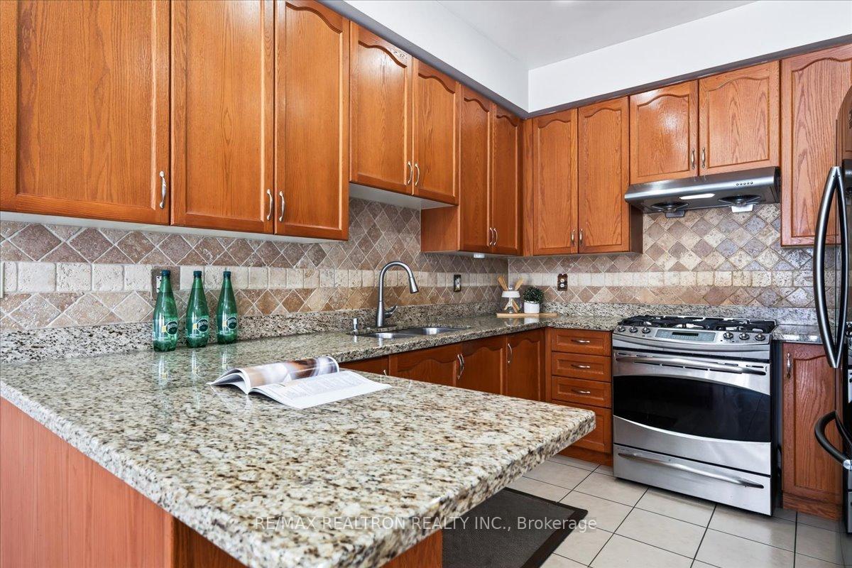 Photo 21 of 37 Lebovic Drive, Richmond Hill, Oak Ridges Lake Wilcox — HOMEH