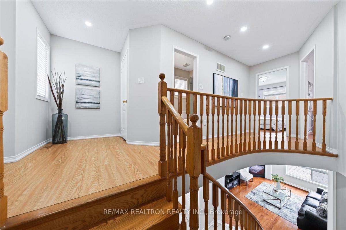 Photo 24 of 37 Lebovic Drive, Richmond Hill, Oak Ridges Lake Wilcox — HOMEH