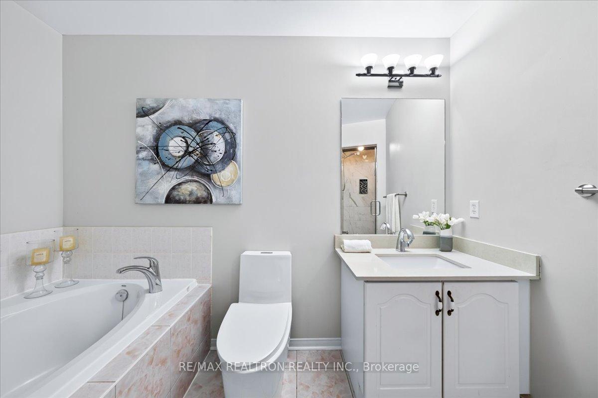 Photo 27 of 37 Lebovic Drive, Richmond Hill, Oak Ridges Lake Wilcox — HOMEH