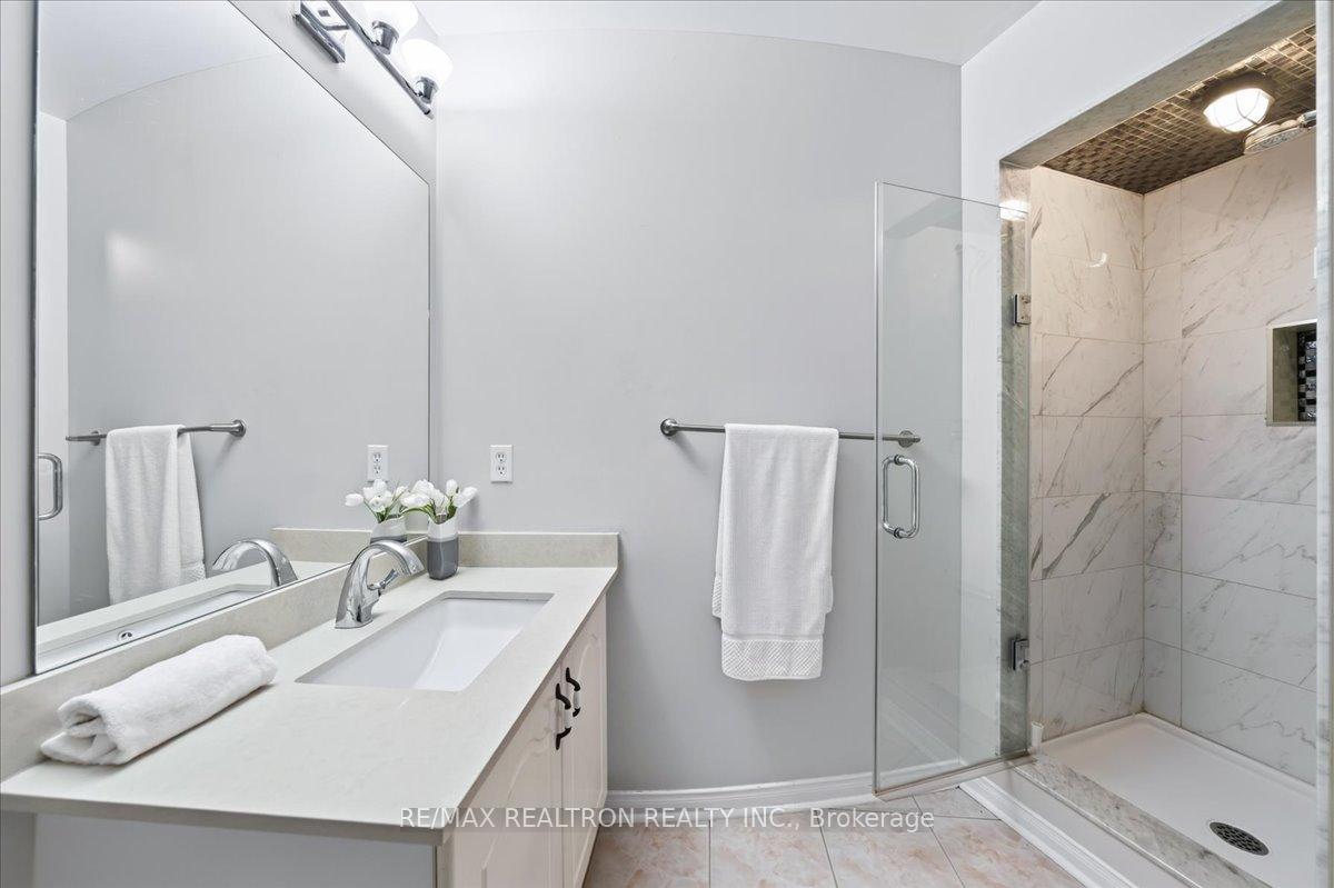 Photo 28 of 37 Lebovic Drive, Richmond Hill, Oak Ridges Lake Wilcox — HOMEH