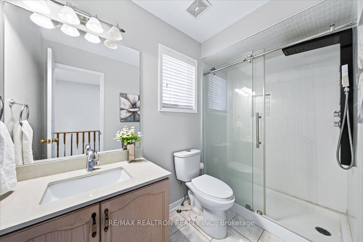 Photo 31 of 37 Lebovic Drive, Richmond Hill, Oak Ridges Lake Wilcox — HOMEH