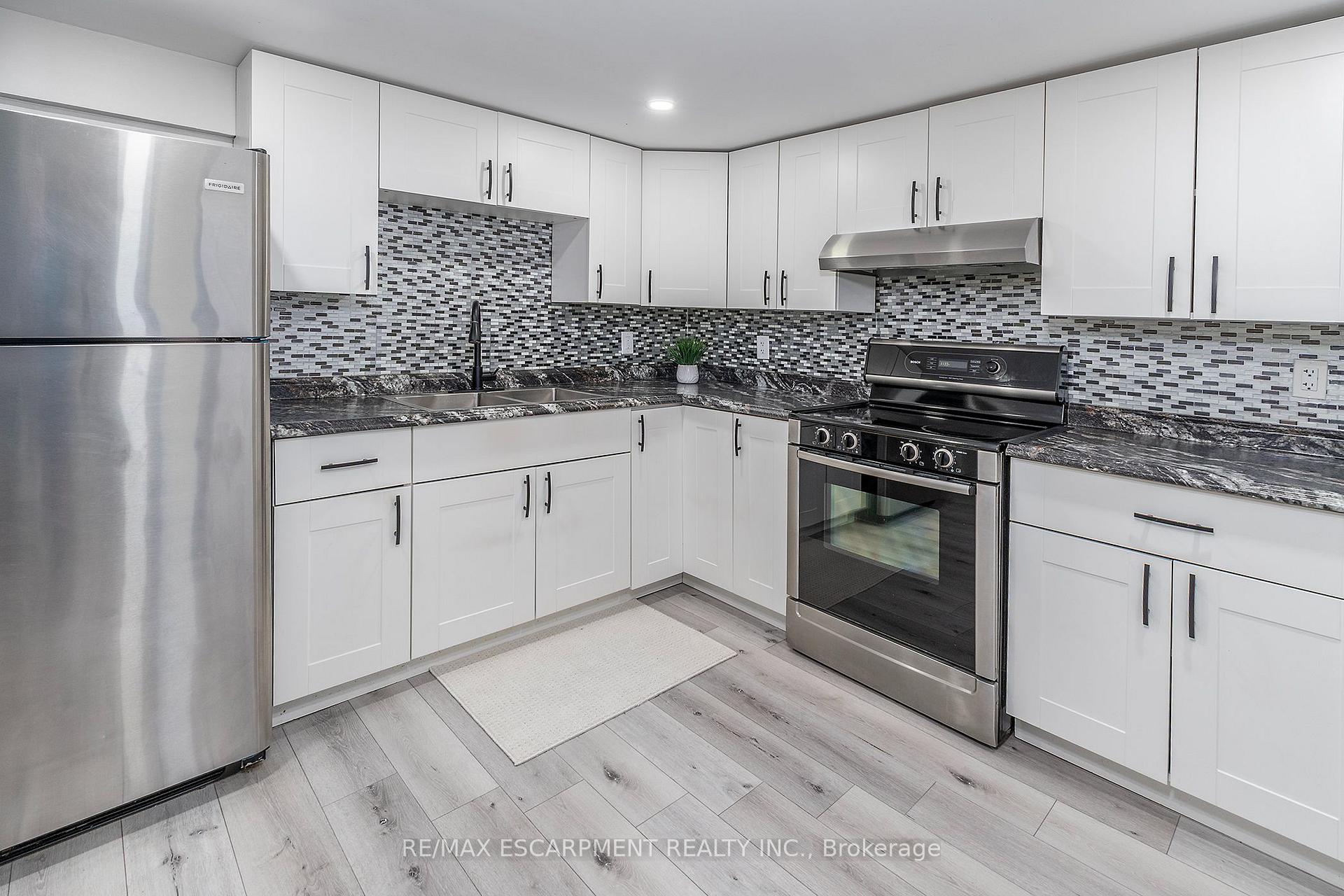 Photo 22 of 98 Duncombe Drive, Hamilton, Hill Park — HOMEH