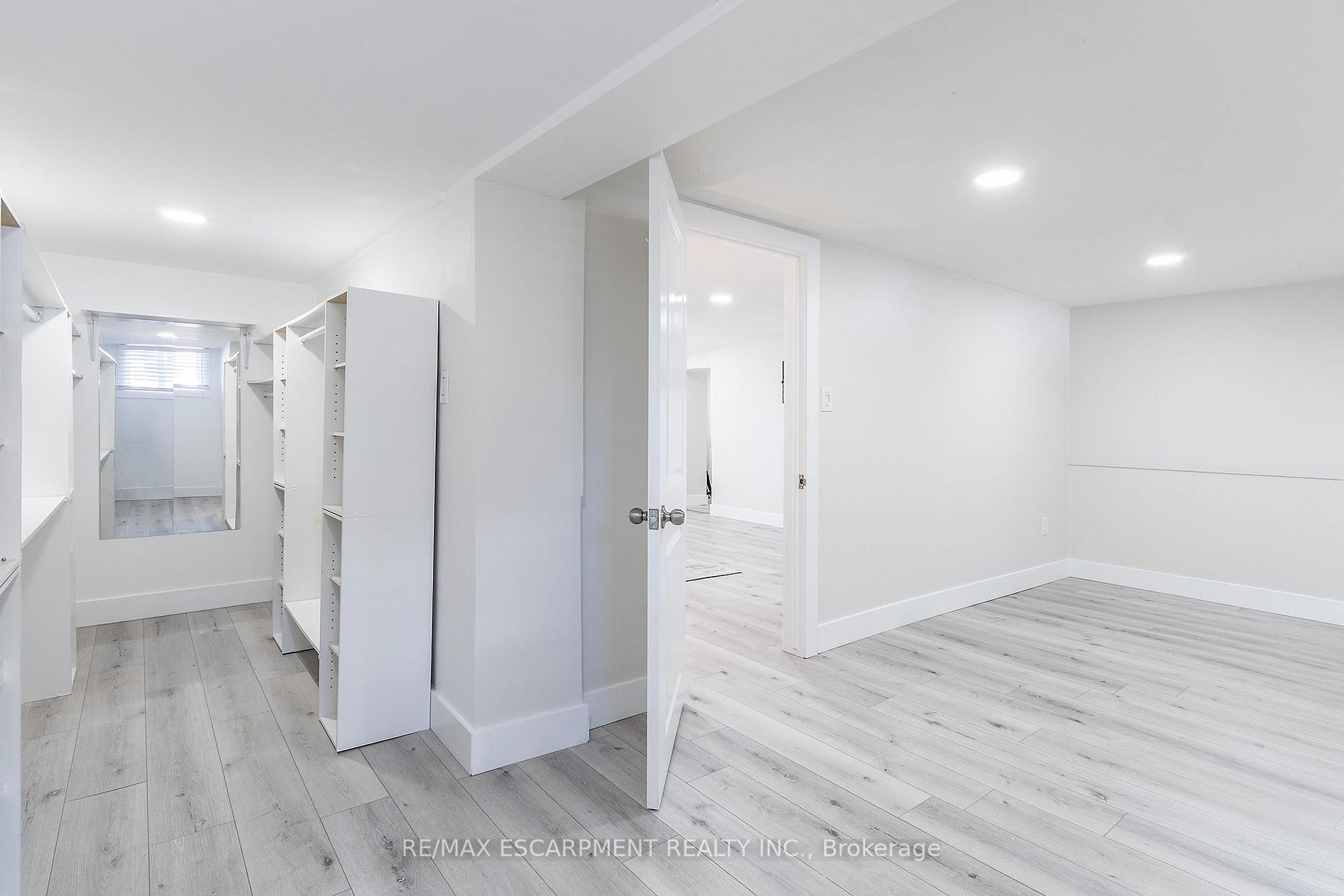 Photo 26 of 98 Duncombe Drive, Hamilton, Hill Park — HOMEH