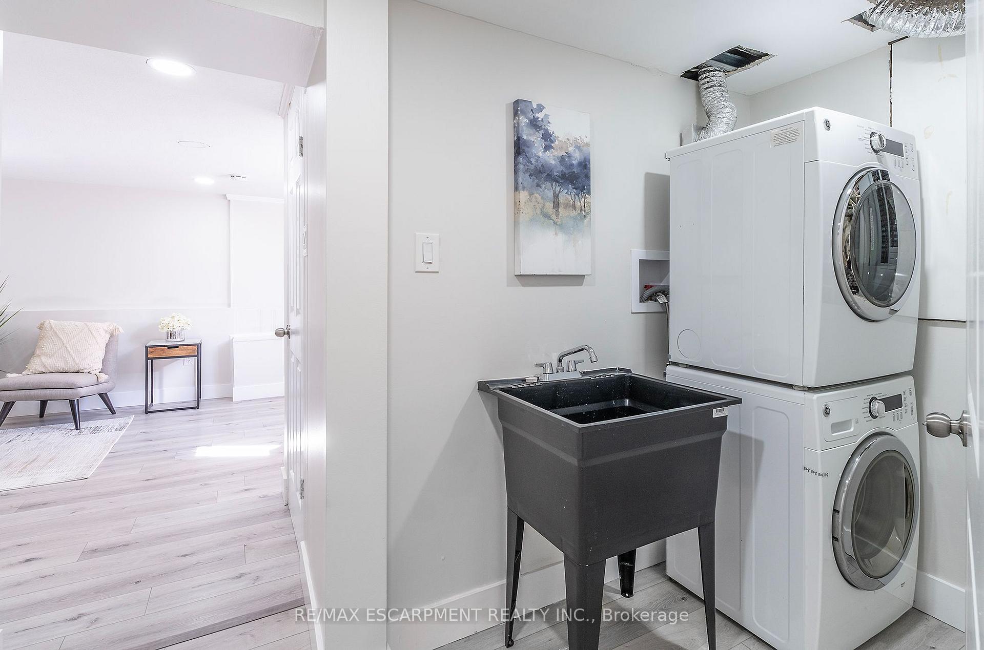 Photo 28 of 98 Duncombe Drive, Hamilton, Hill Park — HOMEH