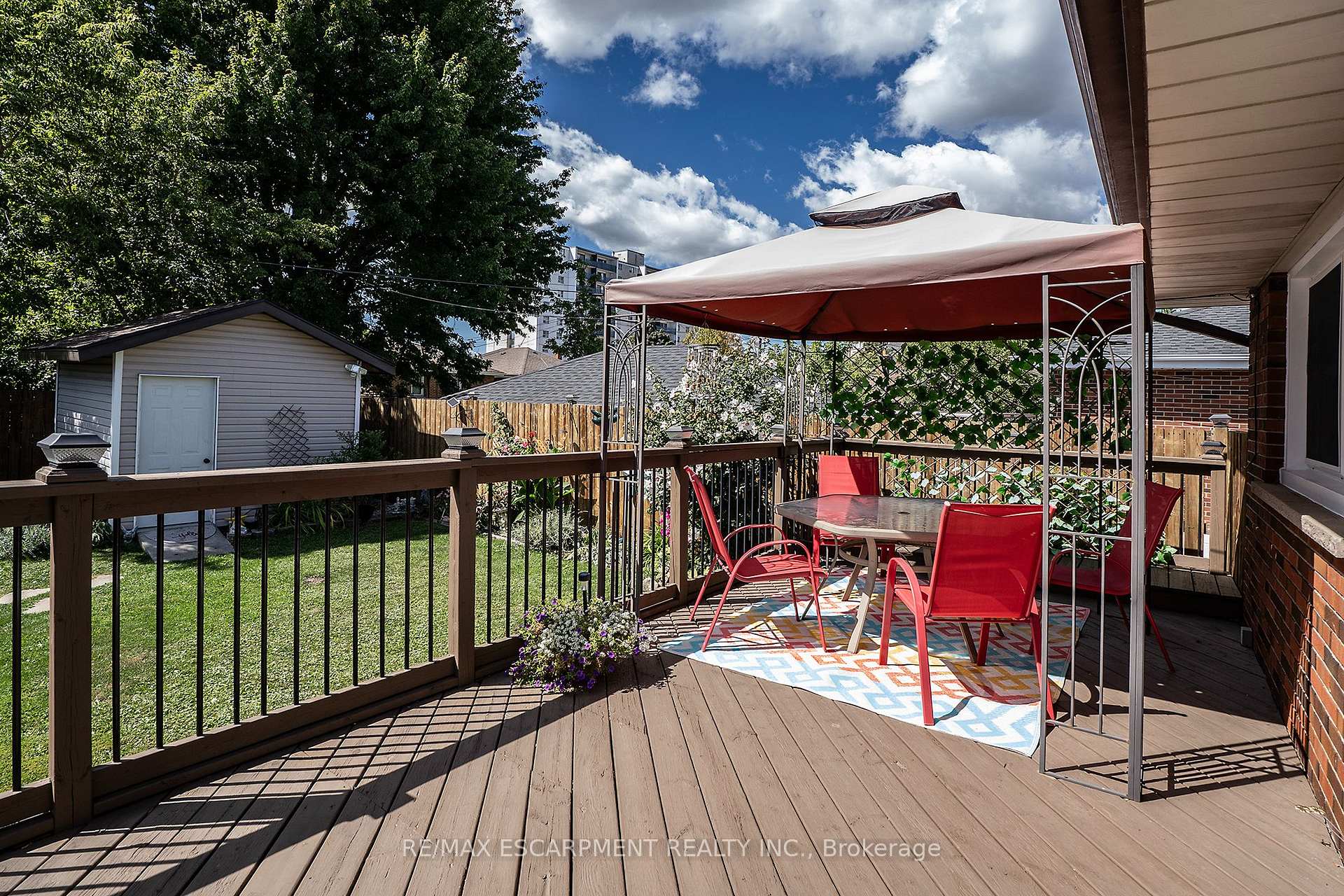 Photo 29 of 98 Duncombe Drive, Hamilton, Hill Park — HOMEH