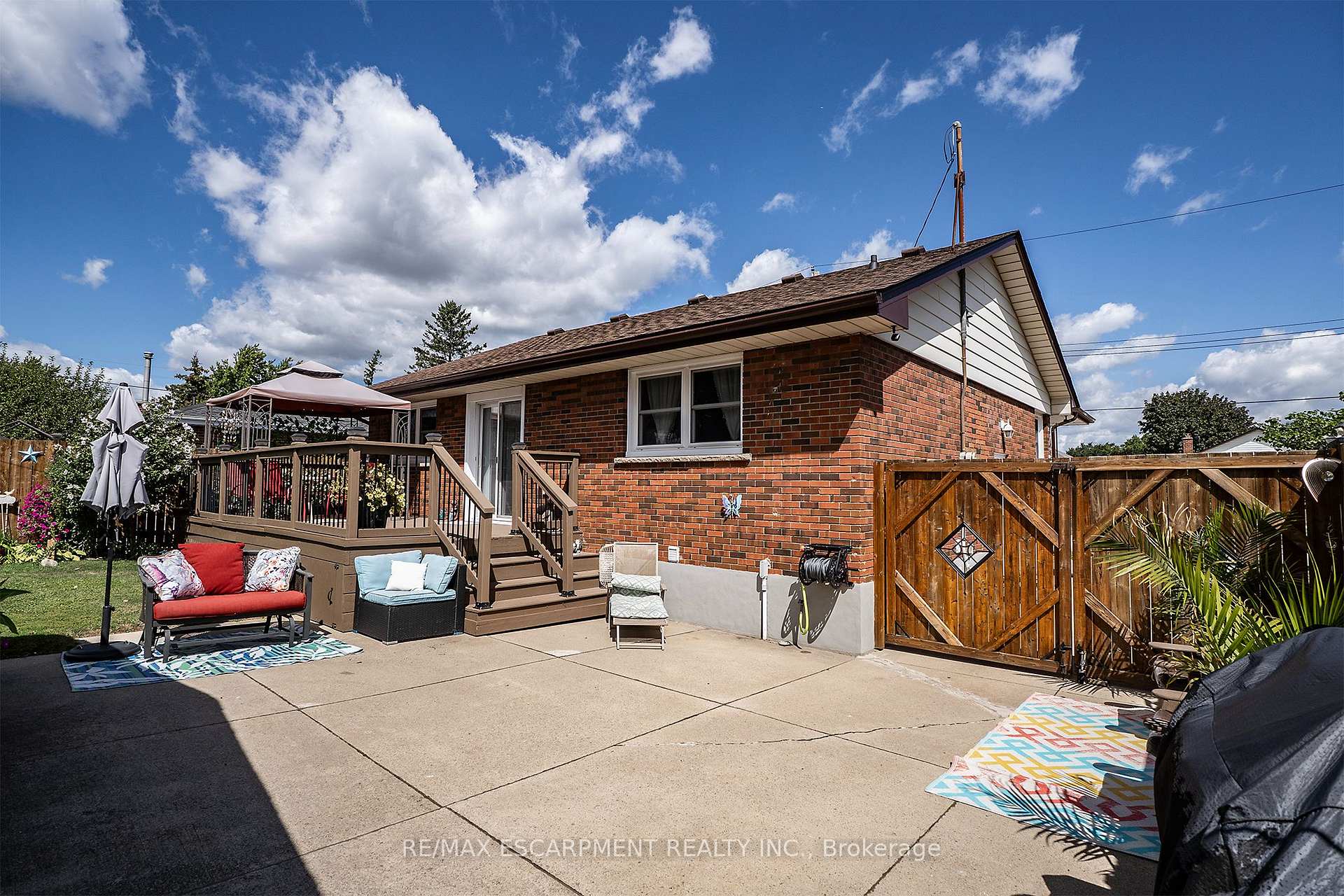 Photo 30 of 98 Duncombe Drive, Hamilton, Hill Park — HOMEH