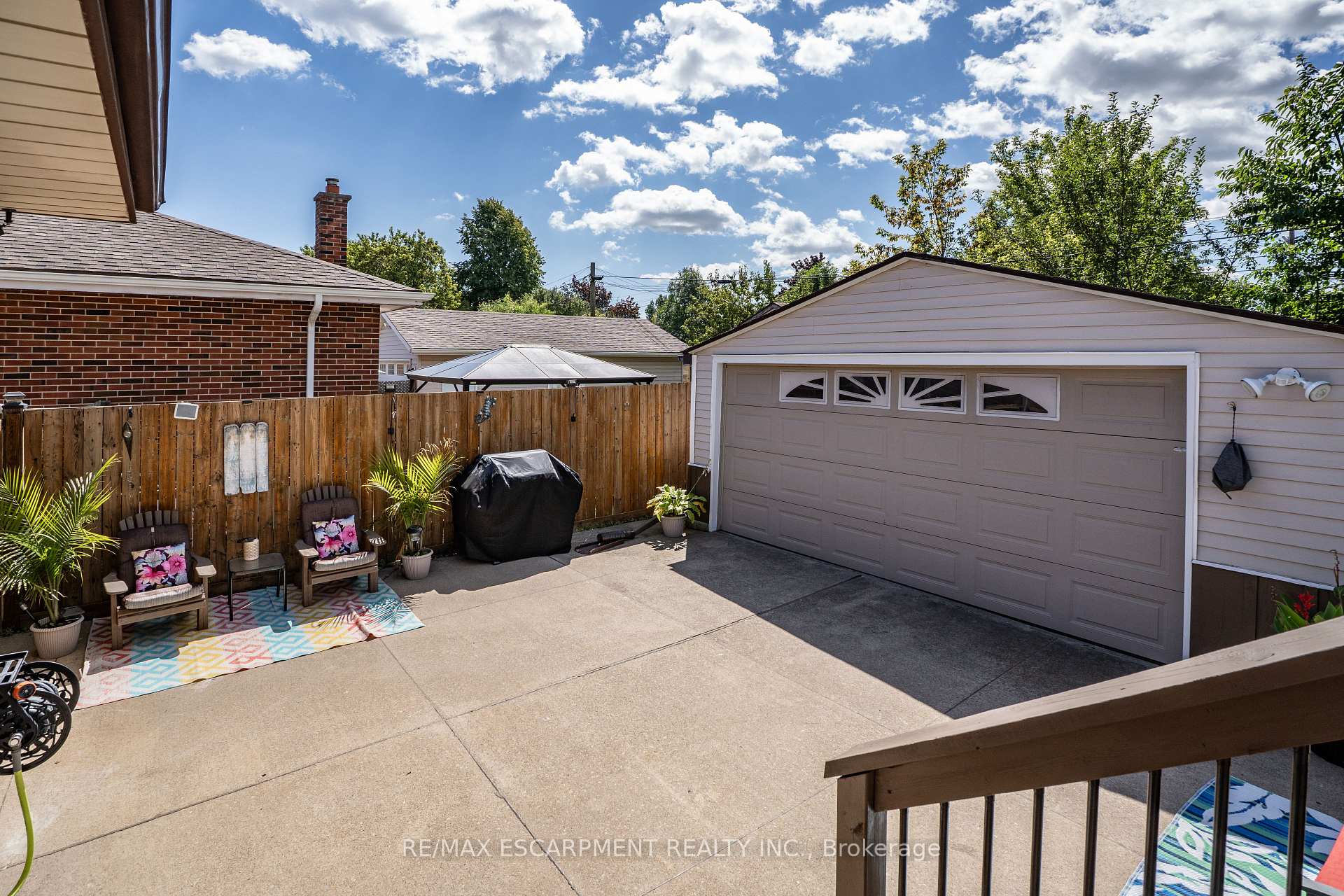 Photo 31 of 98 Duncombe Drive, Hamilton, Hill Park — HOMEH