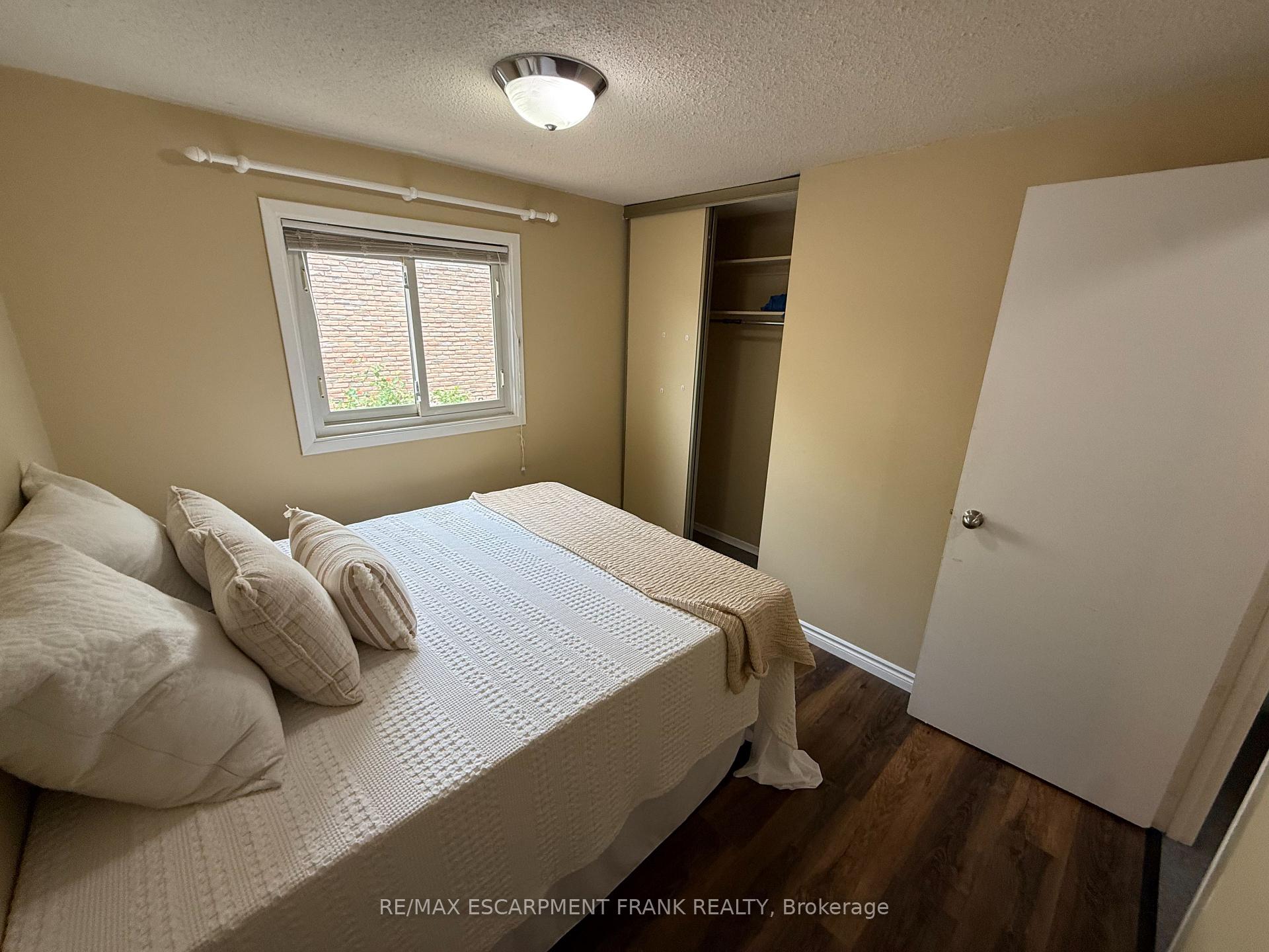Photo 24 of 94 Wendover Drive, Hamilton, Fessenden — HOMEH
