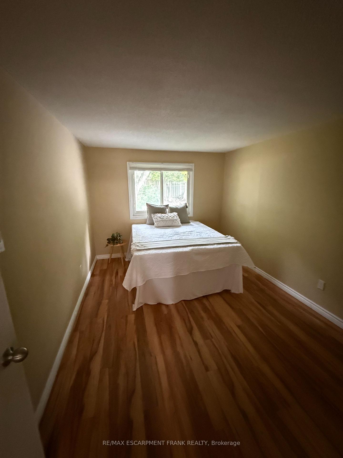 Photo 27 of 94 Wendover Drive, Hamilton, Fessenden — HOMEH