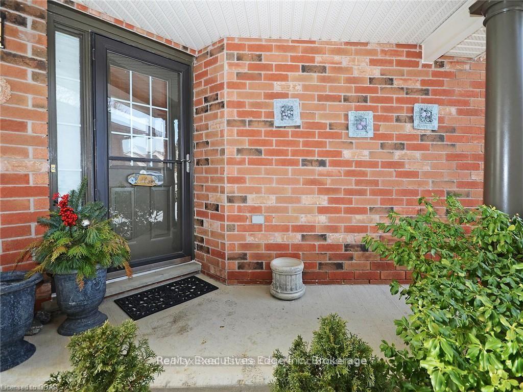 Photo 2 of Unit Main only No Basement, 197 Farley Drive, Guelph, Pineridge/Westminster Woods — HOMEH