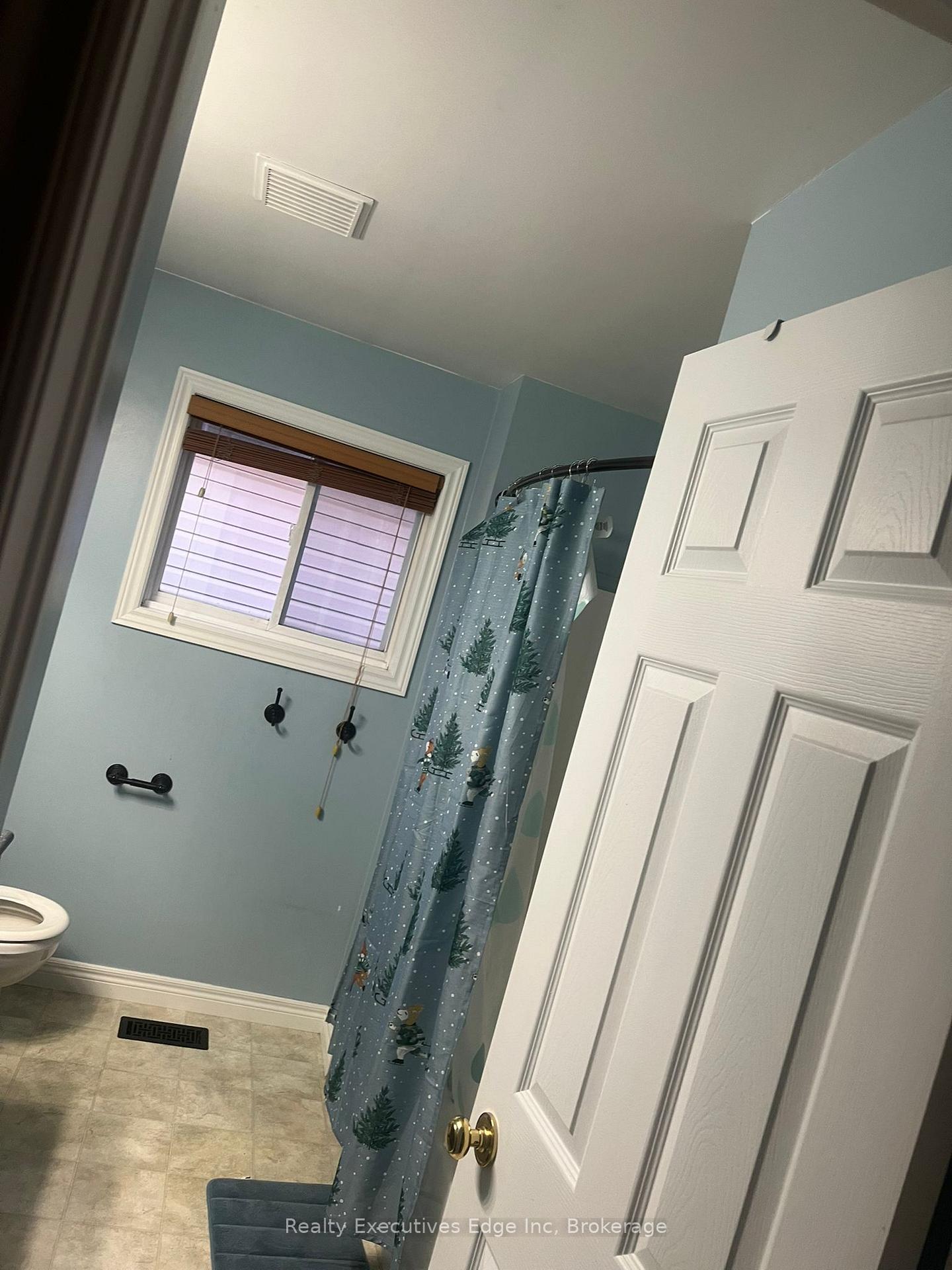 Photo 5 of Unit Main only No Basement, 197 Farley Drive, Guelph, Pineridge/Westminster Woods — HOMEH