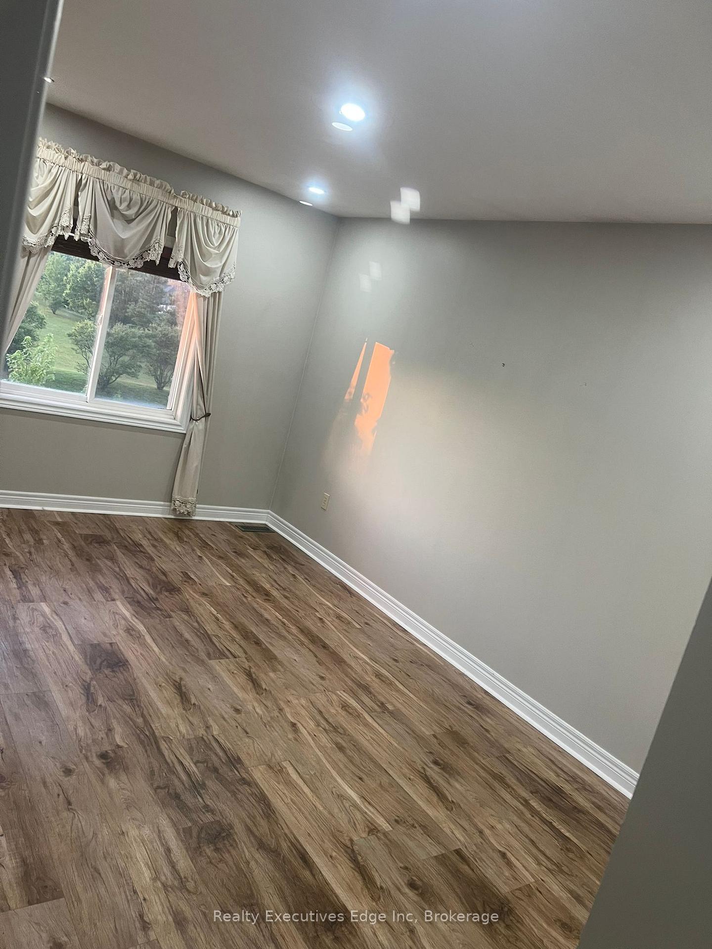Photo 6 of Unit Main only No Basement, 197 Farley Drive, Guelph, Pineridge/Westminster Woods — HOMEH