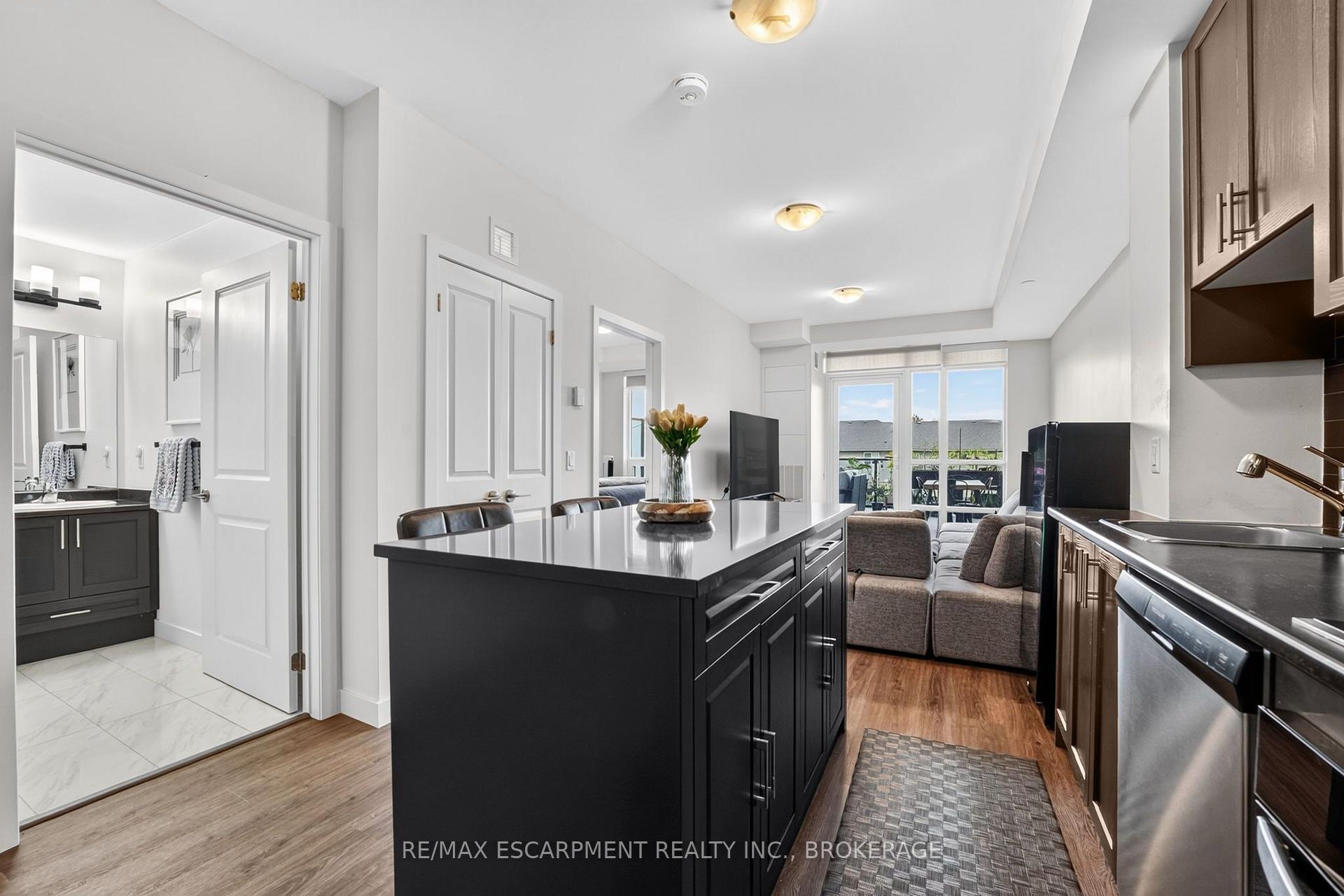 Photo 10 of 205-461 Green Road, Hamilton, Stoney Creek — HOMEH