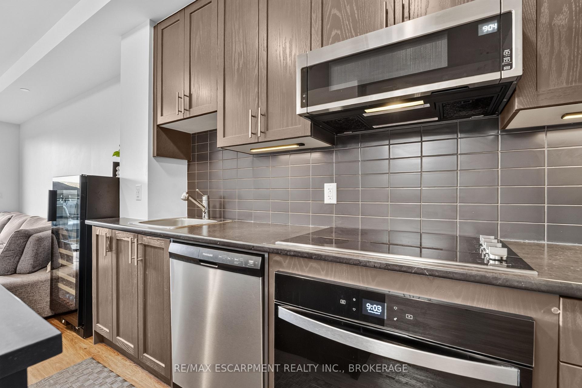 Photo 12 of 205-461 Green Road, Hamilton, Stoney Creek — HOMEH