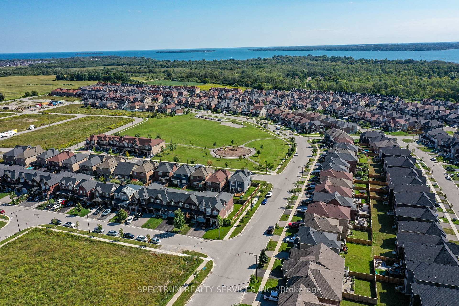 Photo 34 of 1103 Stantin Street, Innisfil, Lefroy — HOMEH