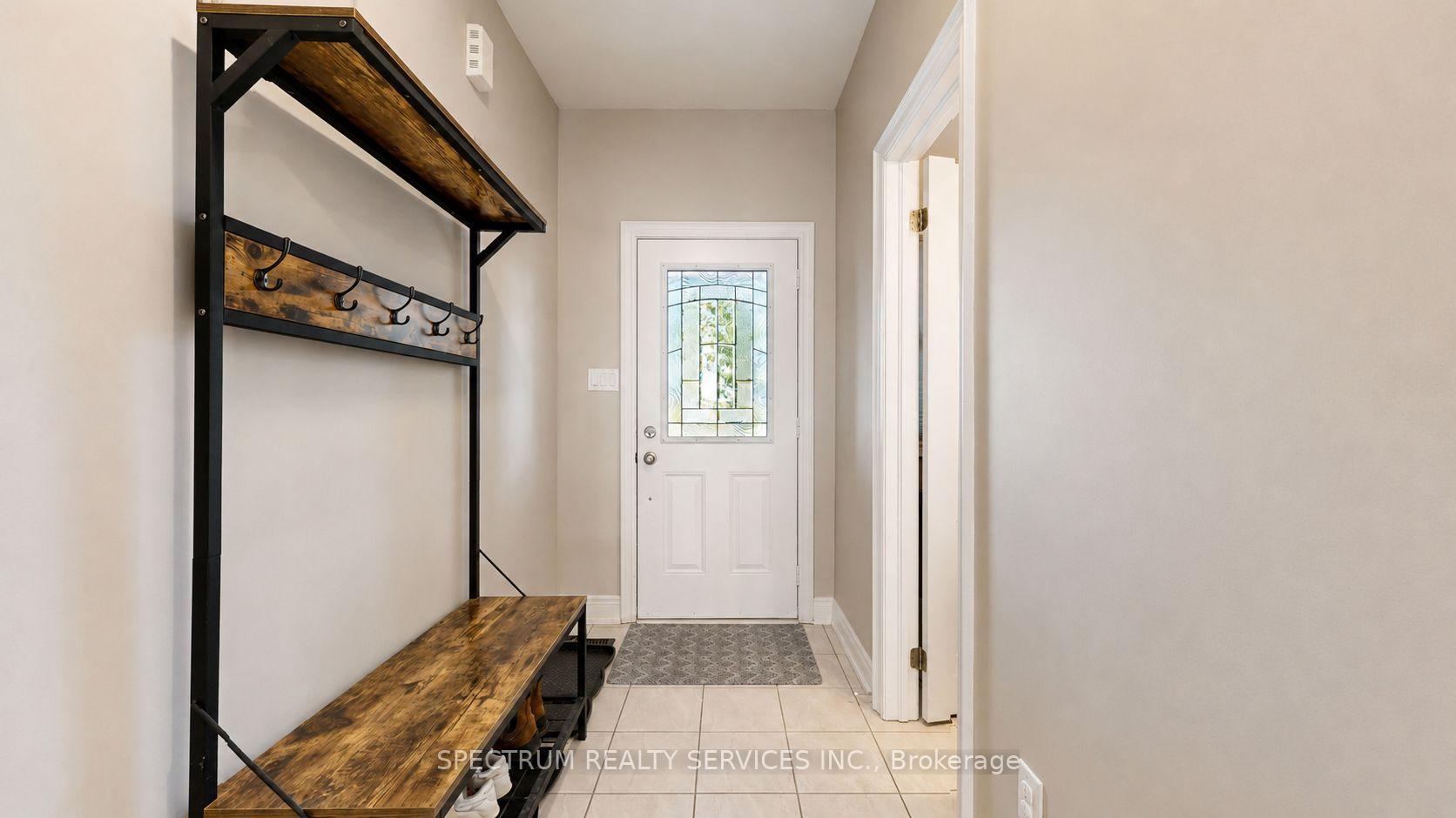Photo 13 of 1103 Stantin Street, Innisfil, Lefroy — HOMEH