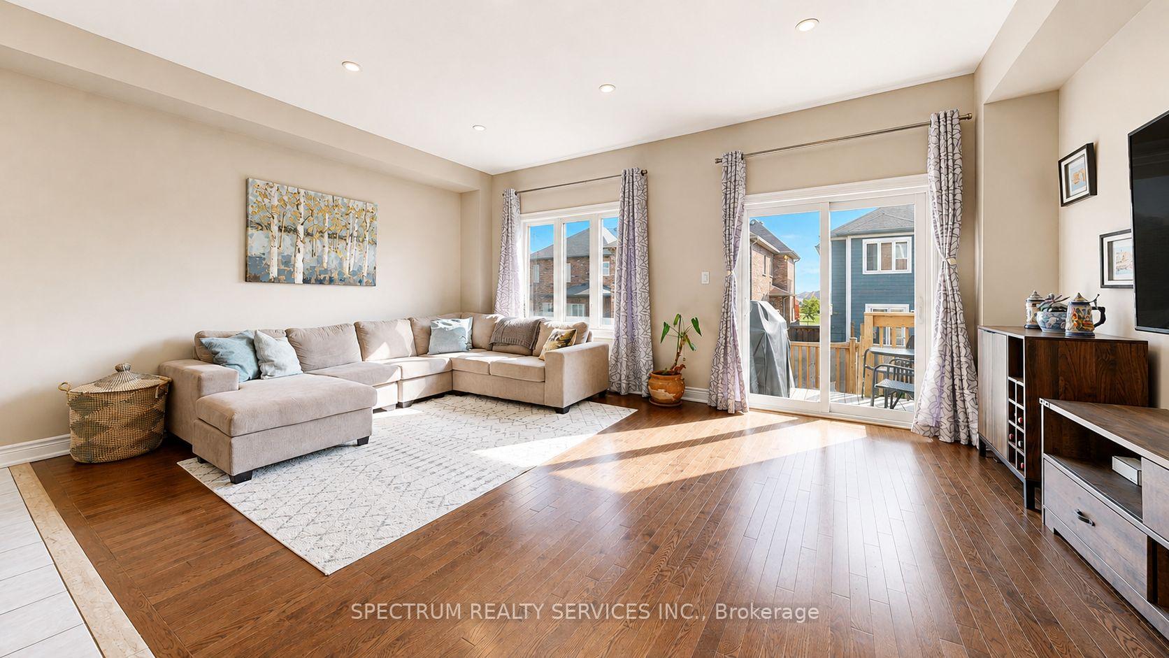 Photo 38 of 1103 Stantin Street, Innisfil, Lefroy — HOMEH