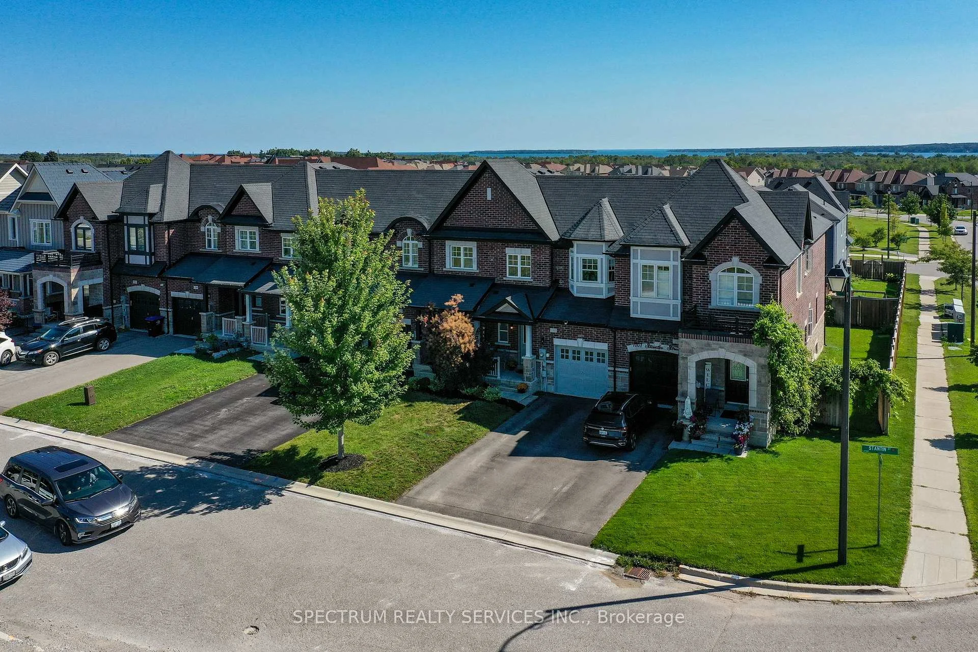Photo 8 of 1103 Stantin Street, Innisfil, Lefroy — HOMEH