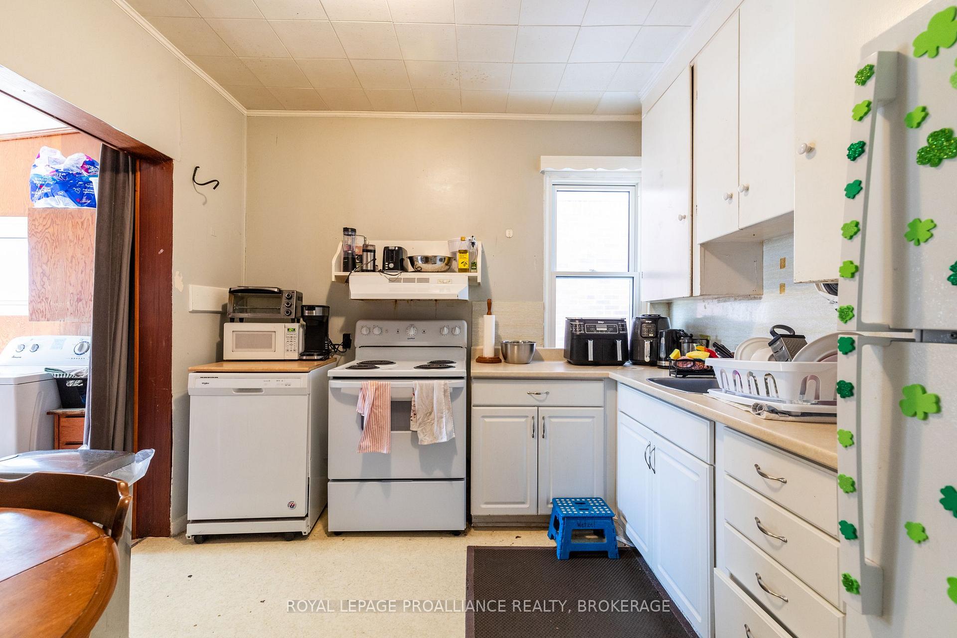Photo 10 of 153 Macdonnell Street, Kingston, Central City East — HOMEH