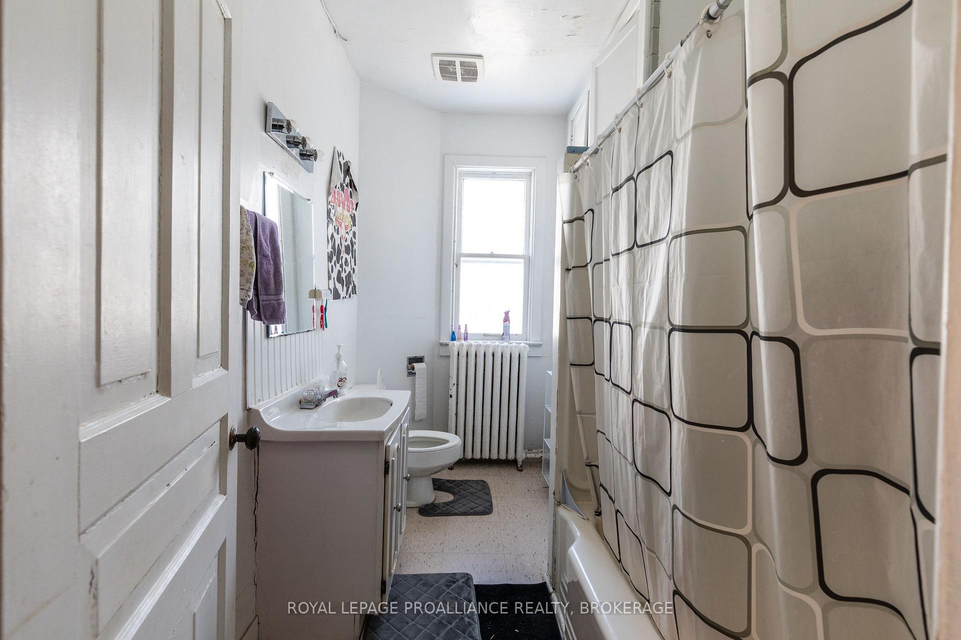 Photo 18 of 153 Macdonnell Street, Kingston, Central City East — HOMEH
