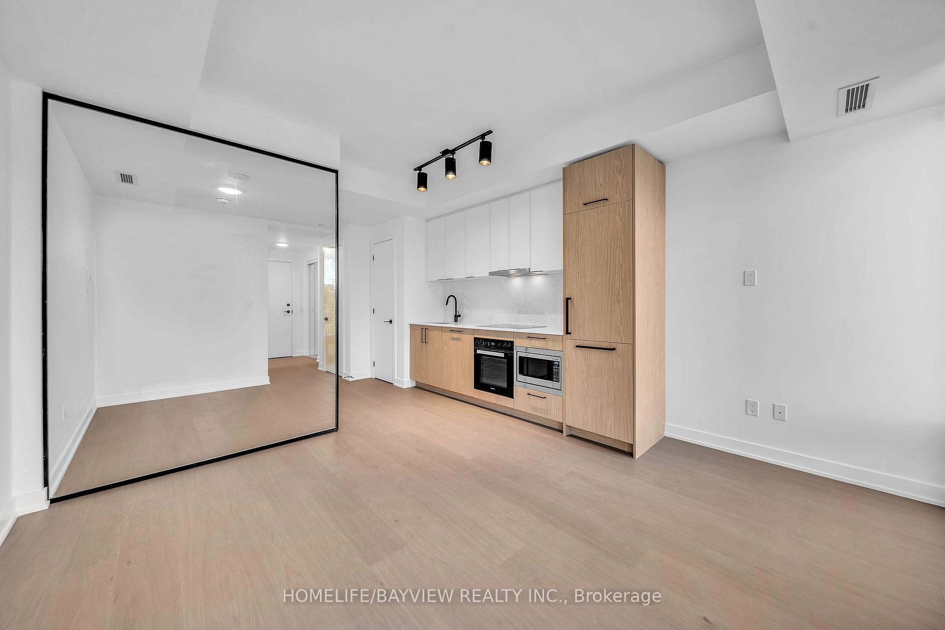 Photo 4 of Unit 711, 91 montclair Avenue, Toronto, Forest Hill South — HOMEH