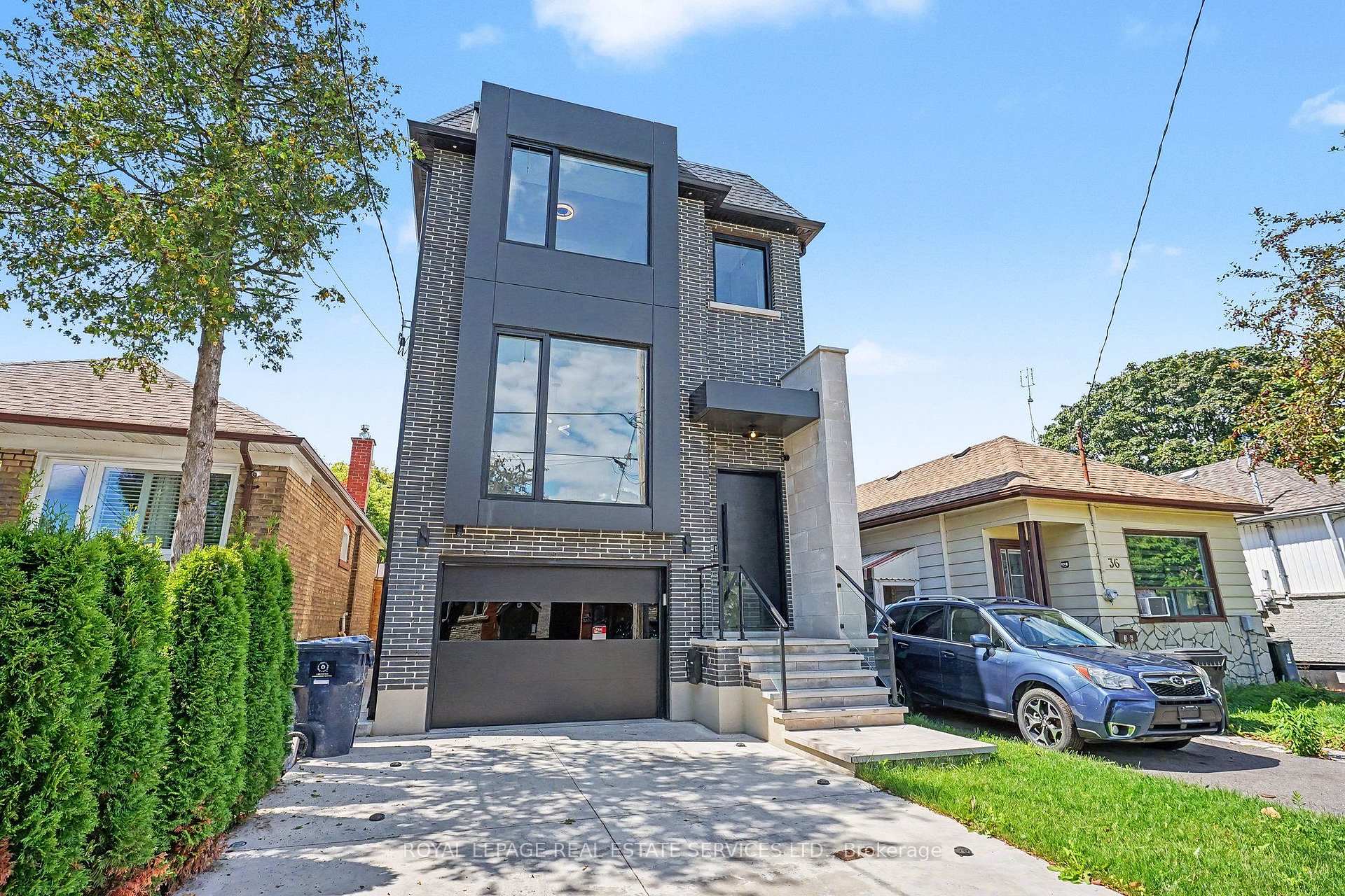 Photo 2 of 34 Milton Street, Etobicoke, Mimico — HOMEH