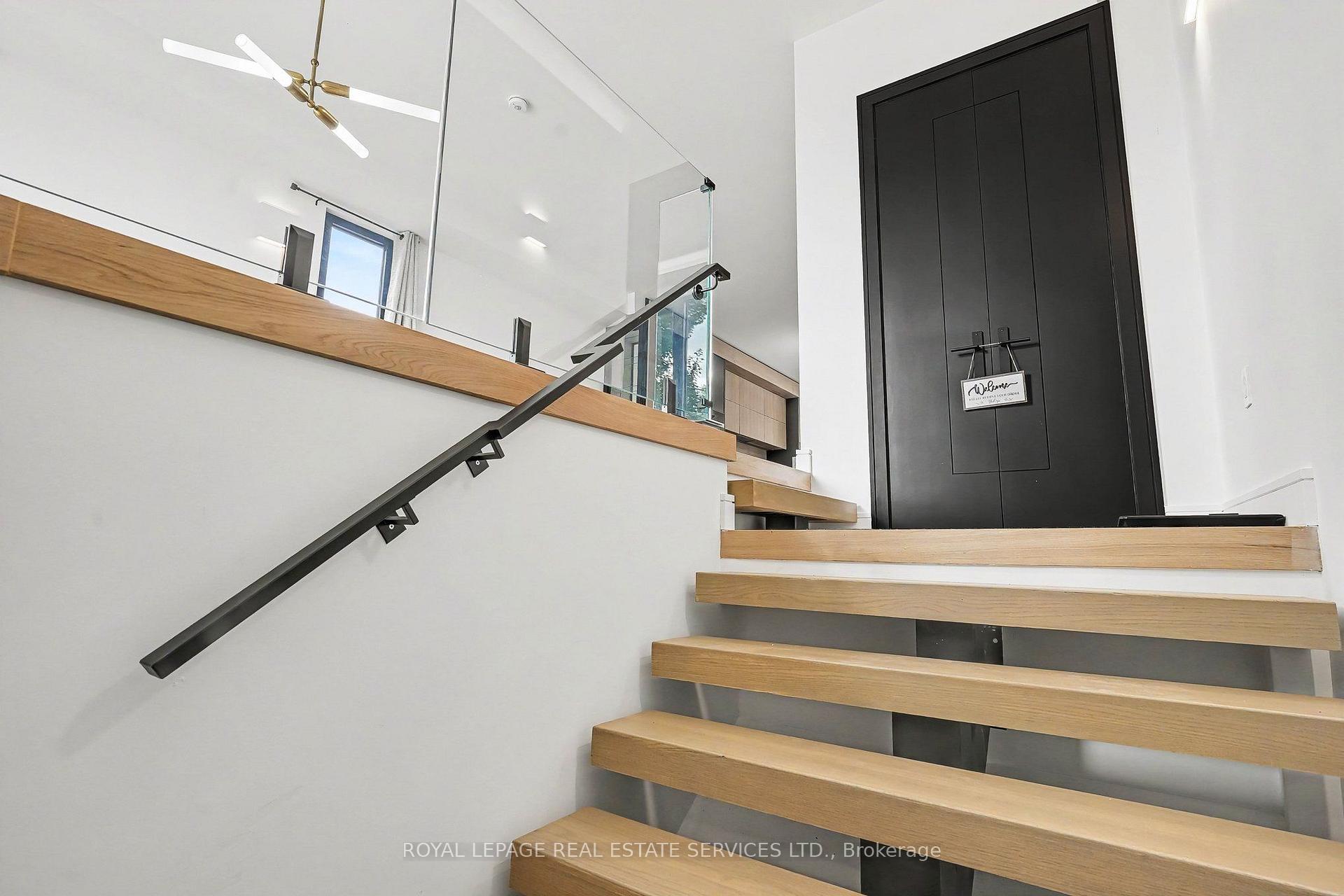 Photo 3 of 34 Milton Street, Etobicoke, Mimico — HOMEH