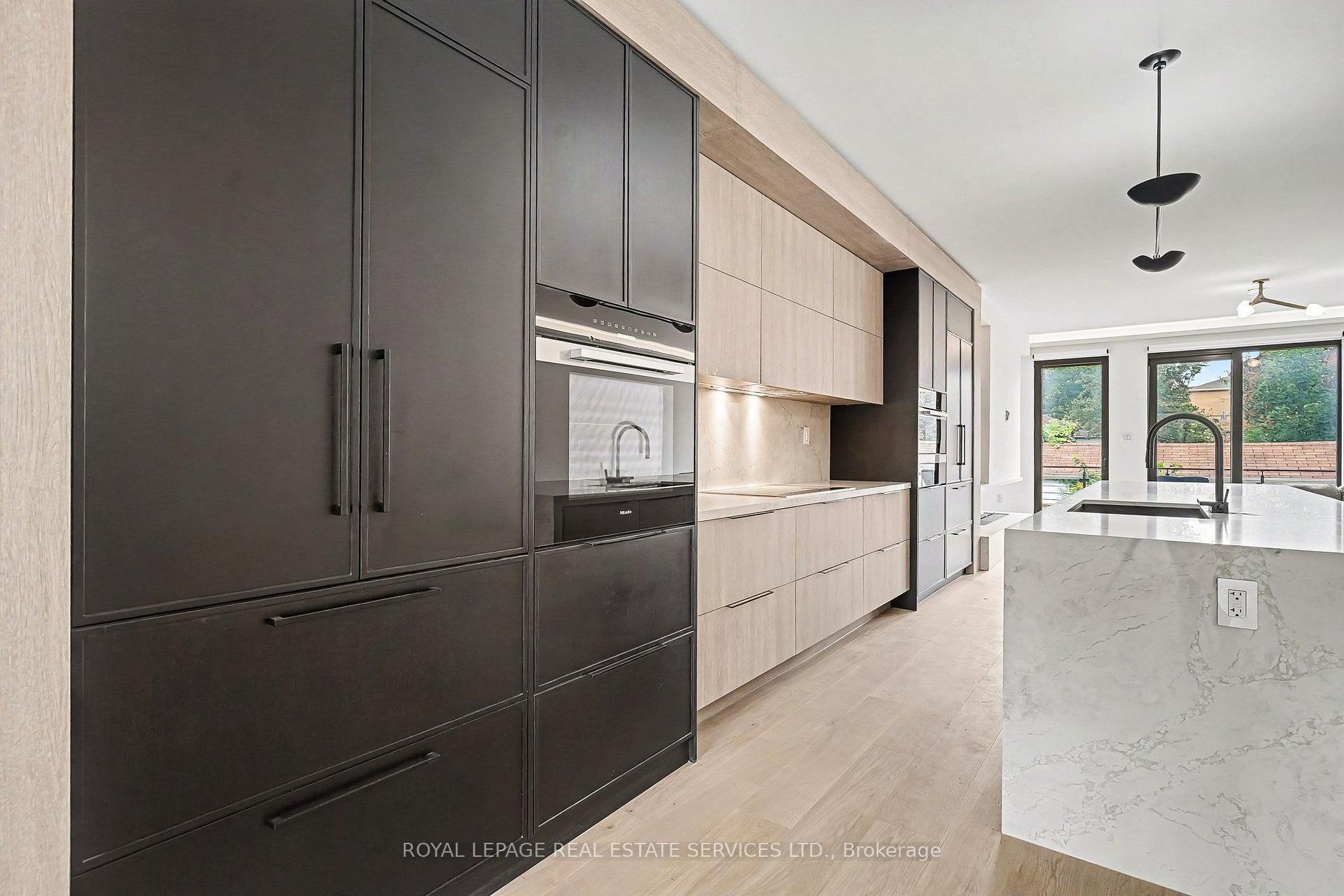 Photo 10 of 34 Milton Street, Etobicoke, Mimico — HOMEH