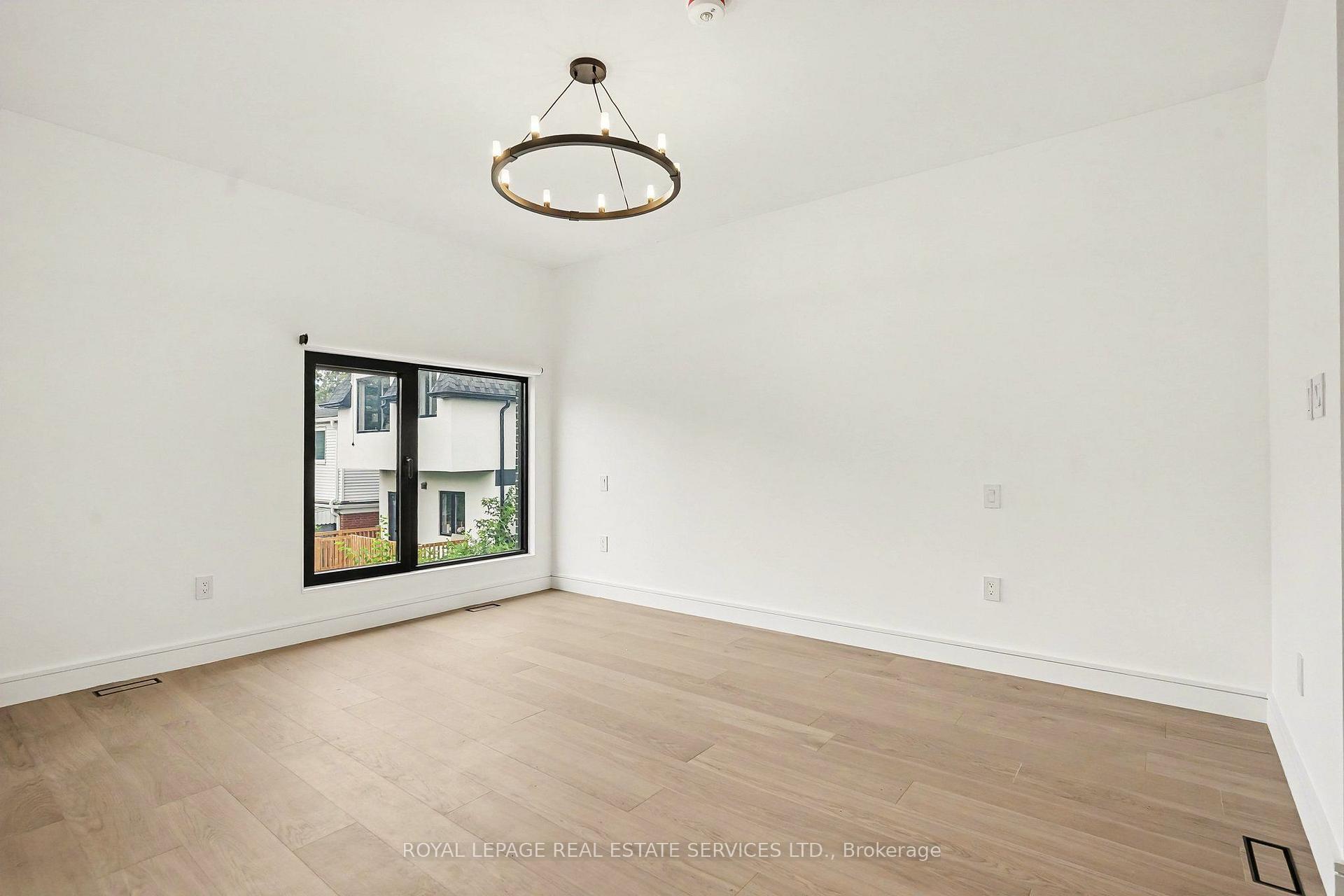 Photo 14 of 34 Milton Street, Etobicoke, Mimico — HOMEH