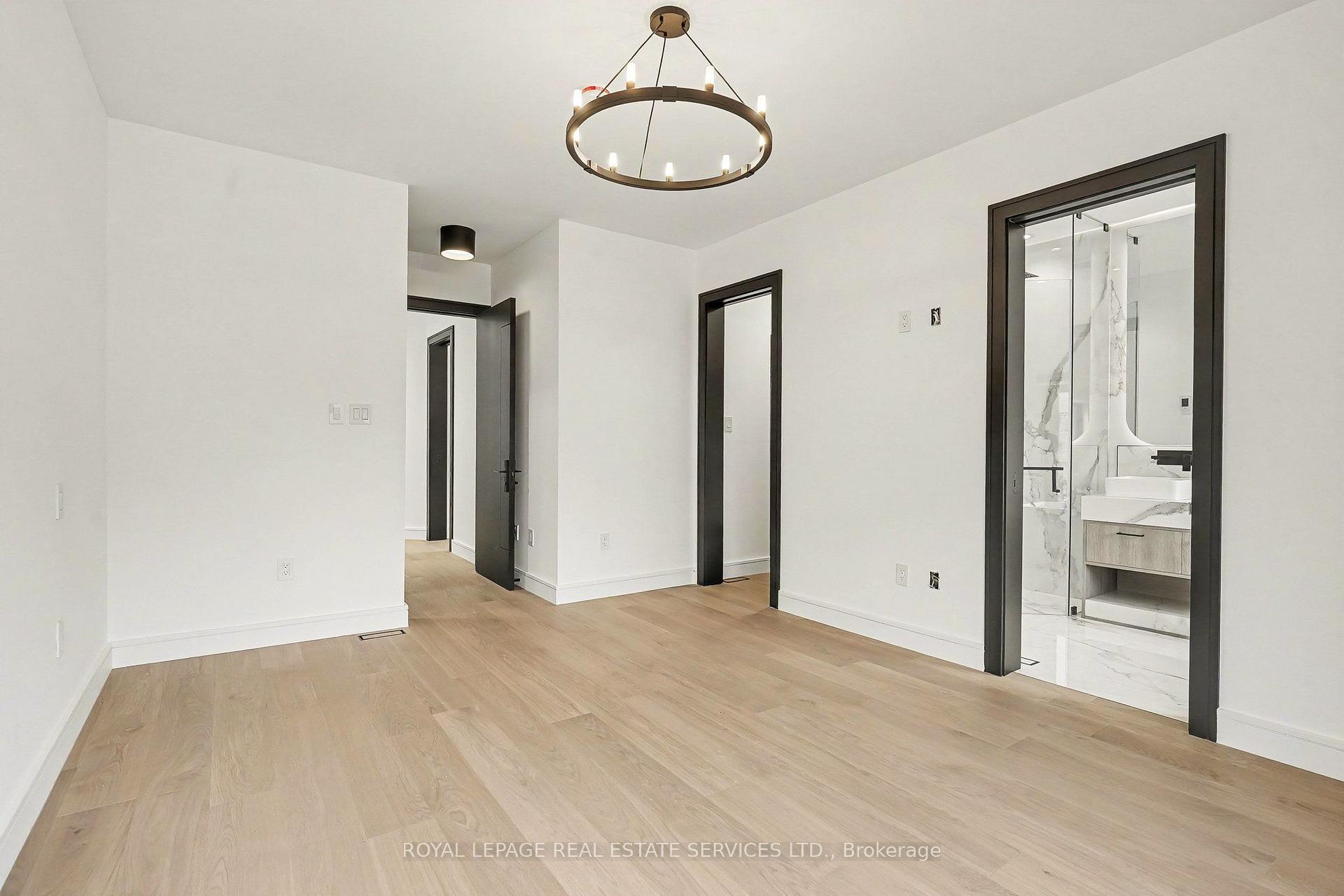 Photo 15 of 34 Milton Street, Etobicoke, Mimico — HOMEH