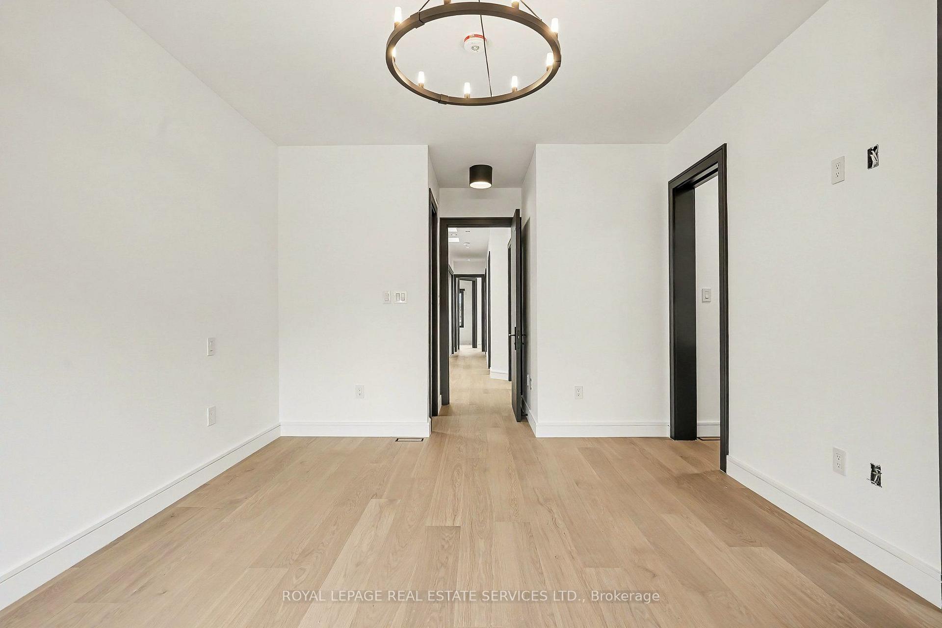 Photo 16 of 34 Milton Street, Etobicoke, Mimico — HOMEH