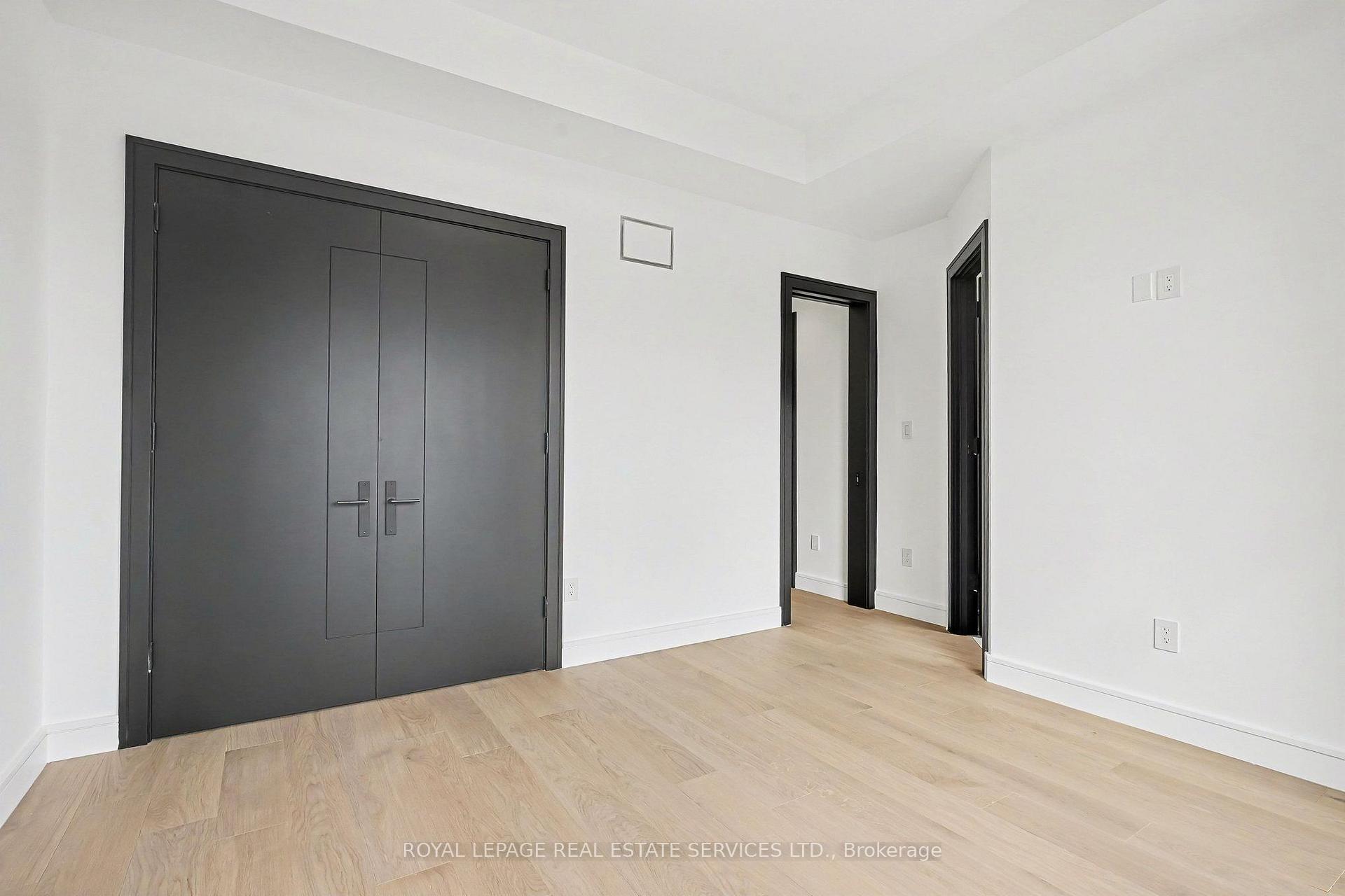 Photo 23 of 34 Milton Street, Etobicoke, Mimico — HOMEH