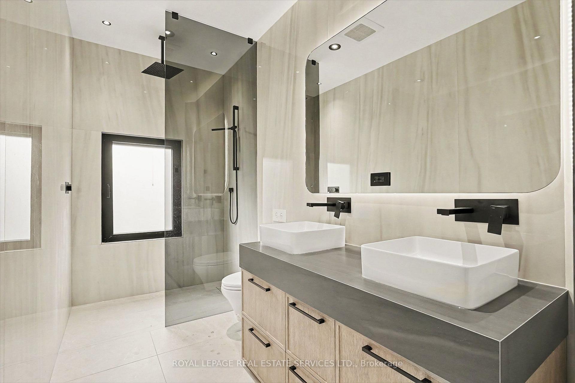 Photo 25 of 34 Milton Street, Etobicoke, Mimico — HOMEH