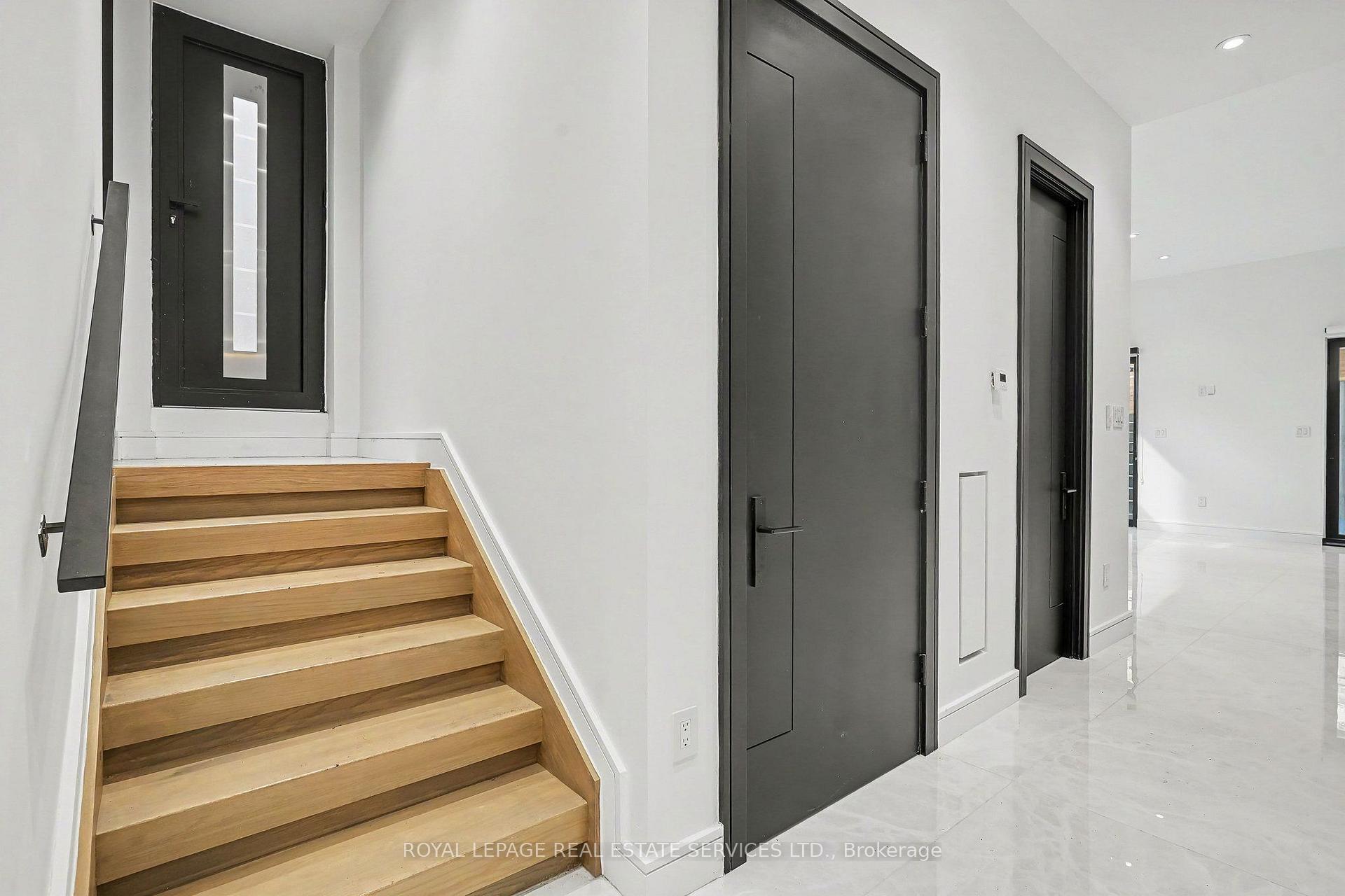 Photo 29 of 34 Milton Street, Etobicoke, Mimico — HOMEH