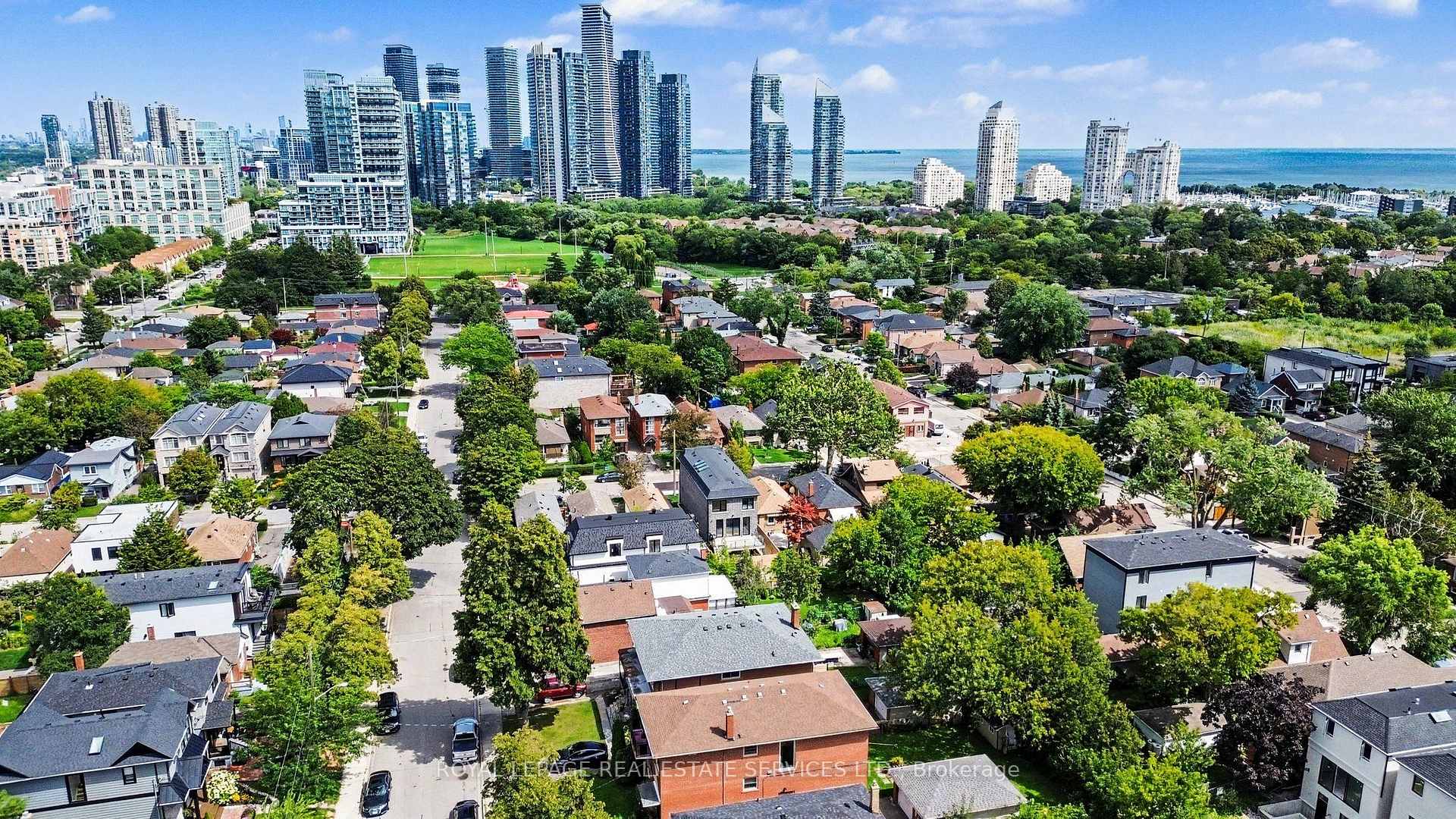 Photo 37 of 34 Milton Street, Etobicoke, Mimico — HOMEH